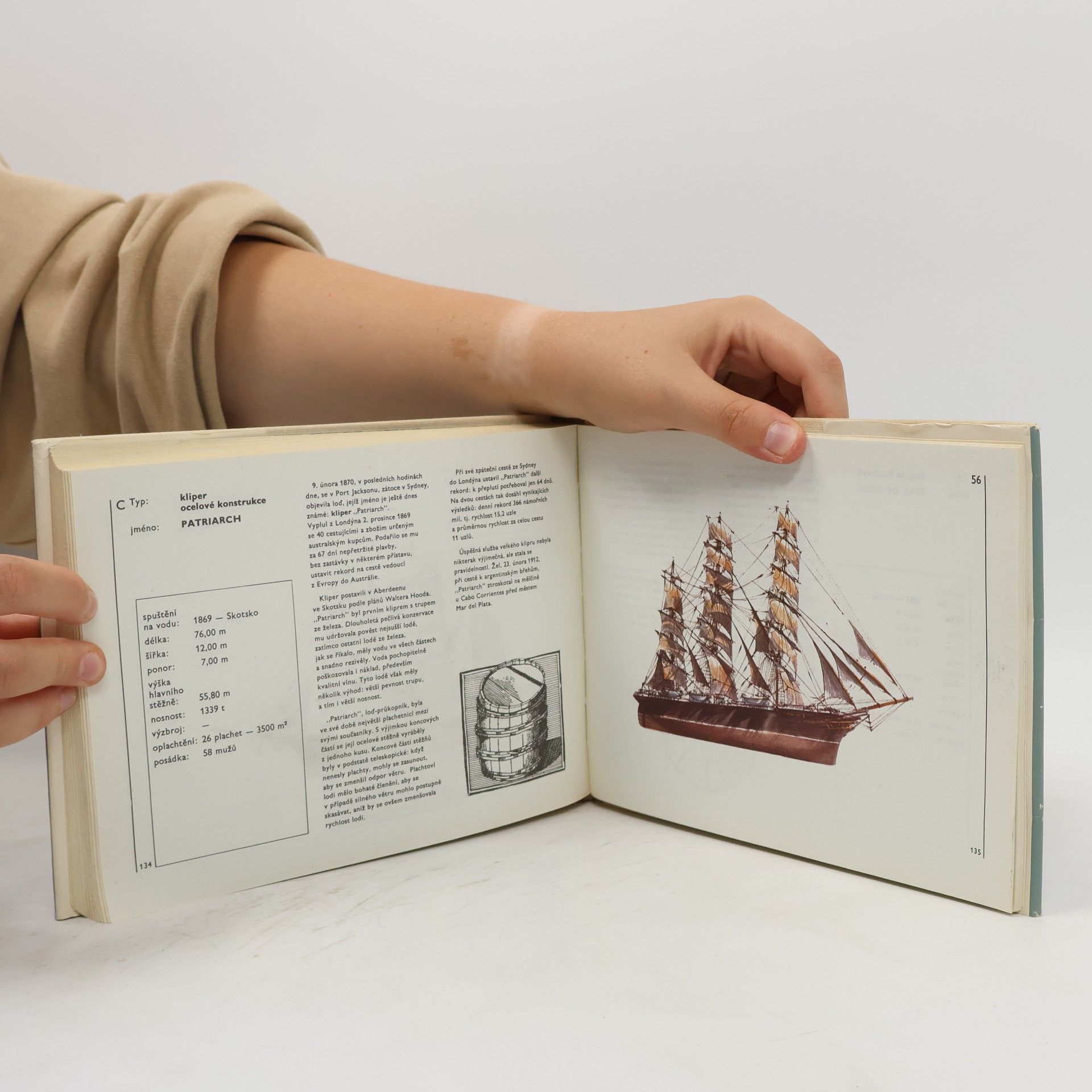 Evžen Škňouřil Atlas lodí. Historie a vývoj obchodní námořní lodě