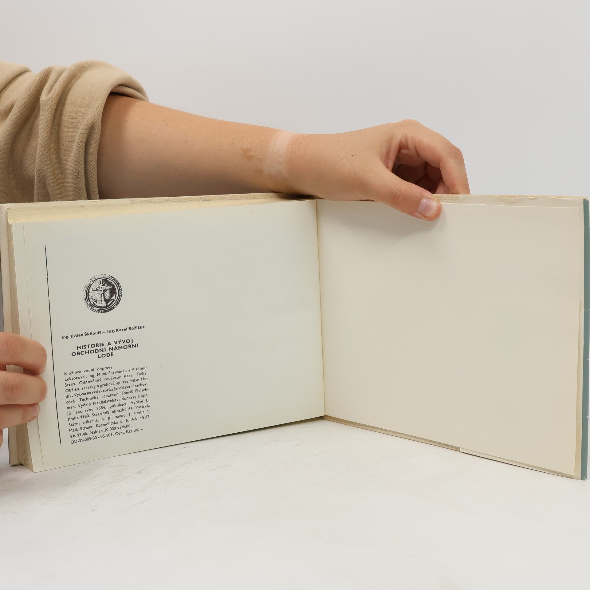 Evžen Škňouřil Atlas lodí. Historie a vývoj obchodní námořní lodě