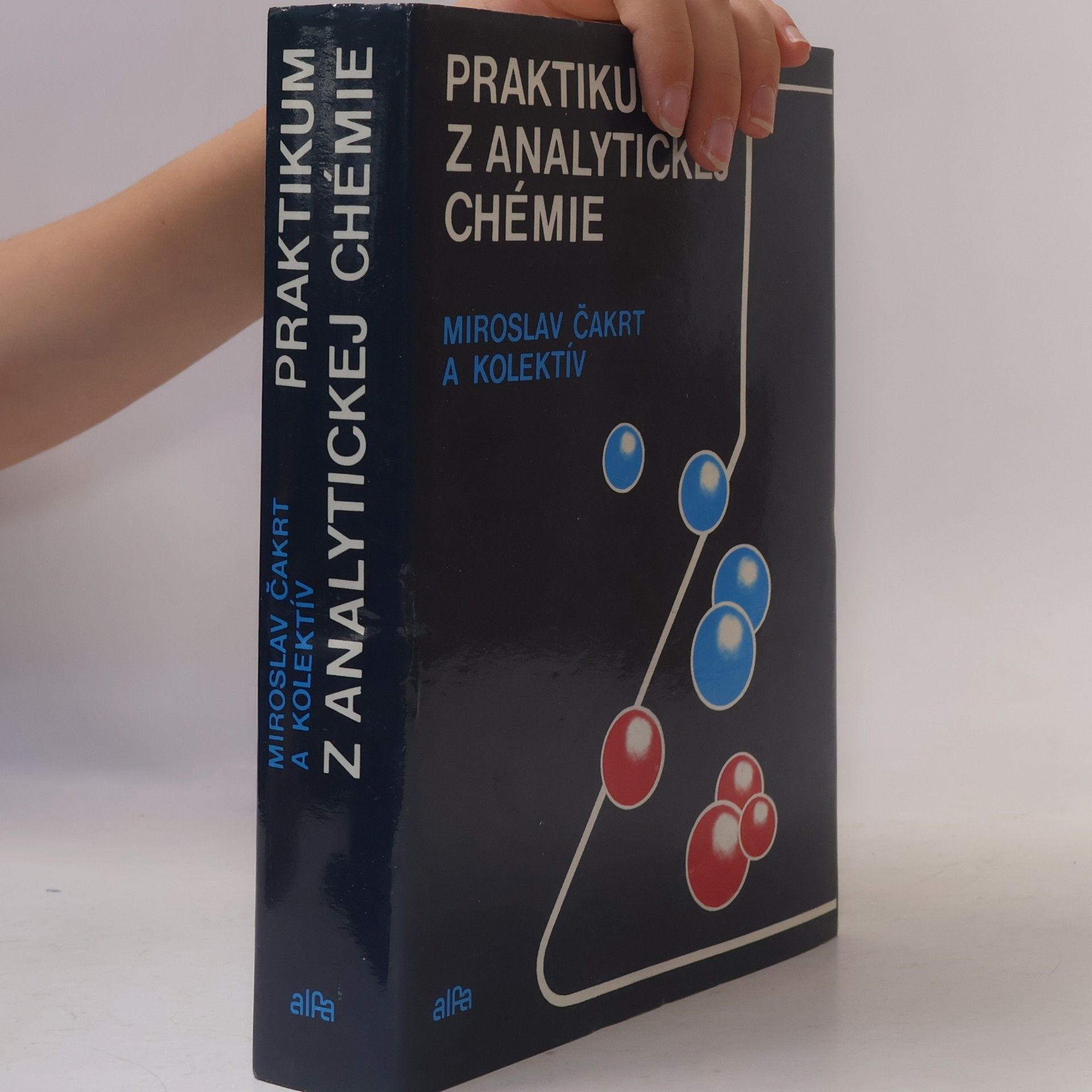 Kolektív autorov Praktikum z analytickej chémie