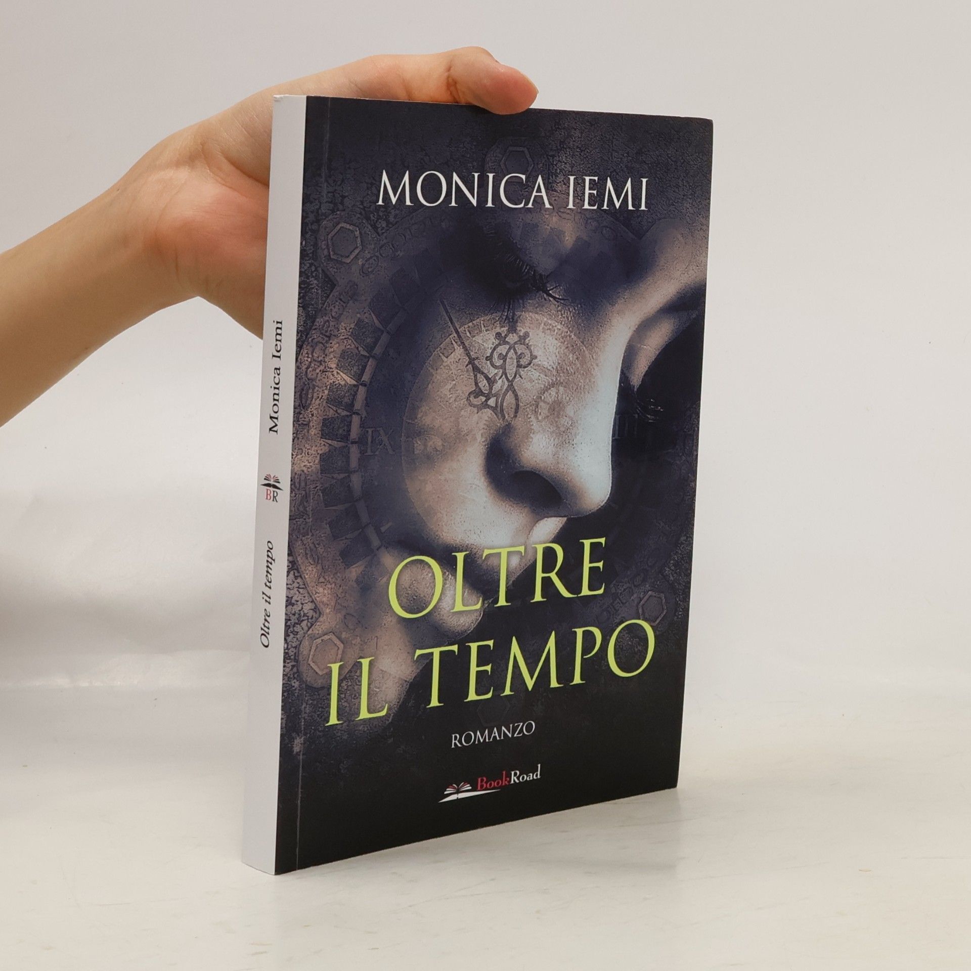 Monica Iemi Oltre il tempo