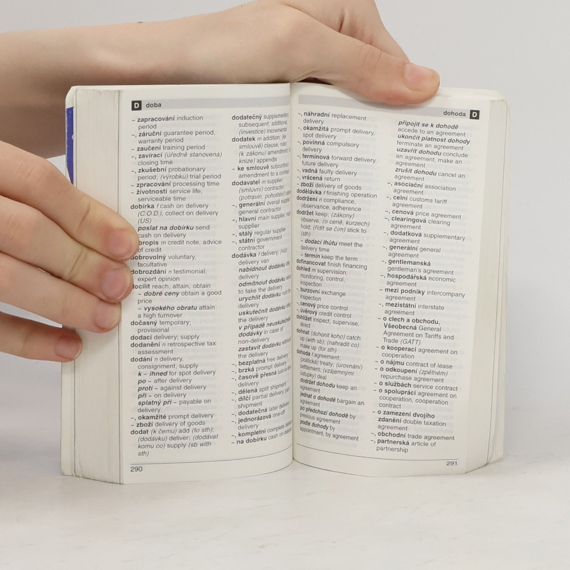 Marcela Straková Handy slovník ekonomický anglicko-český a česko-anglický = Handy dictionary of business terms English-Czech, Czech-English