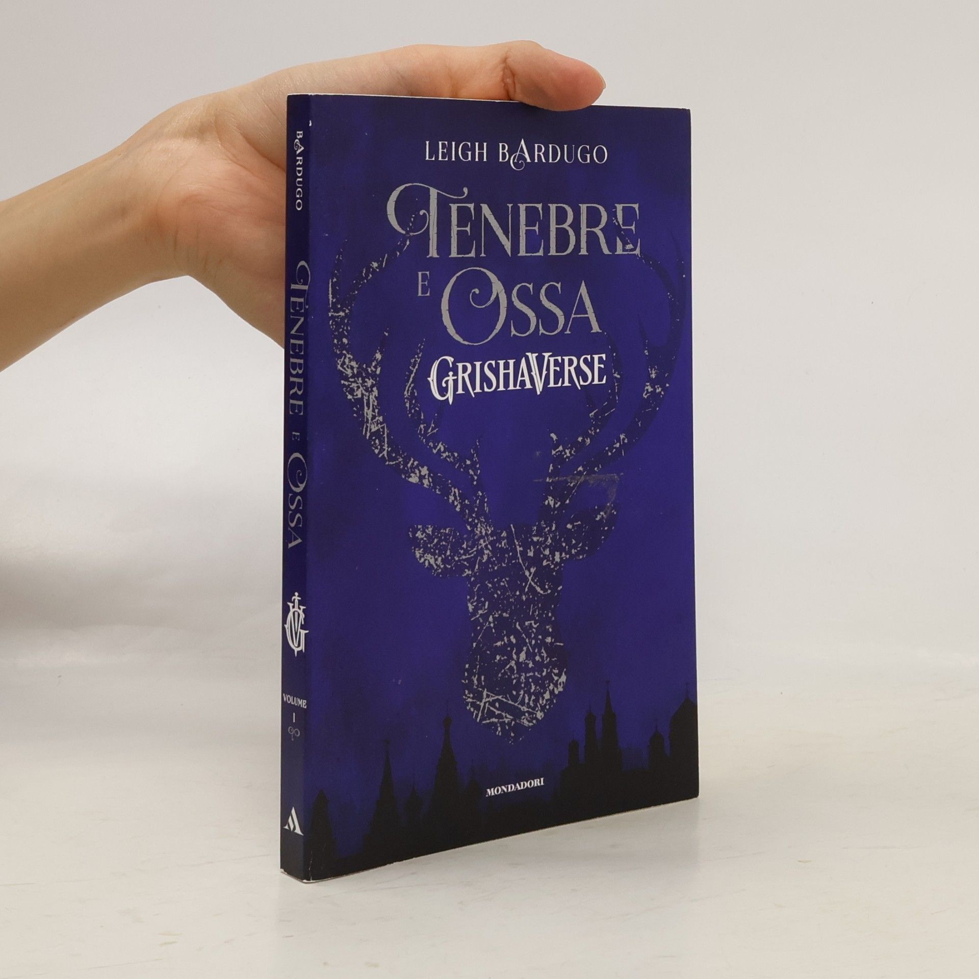 Tenebre e ossa
