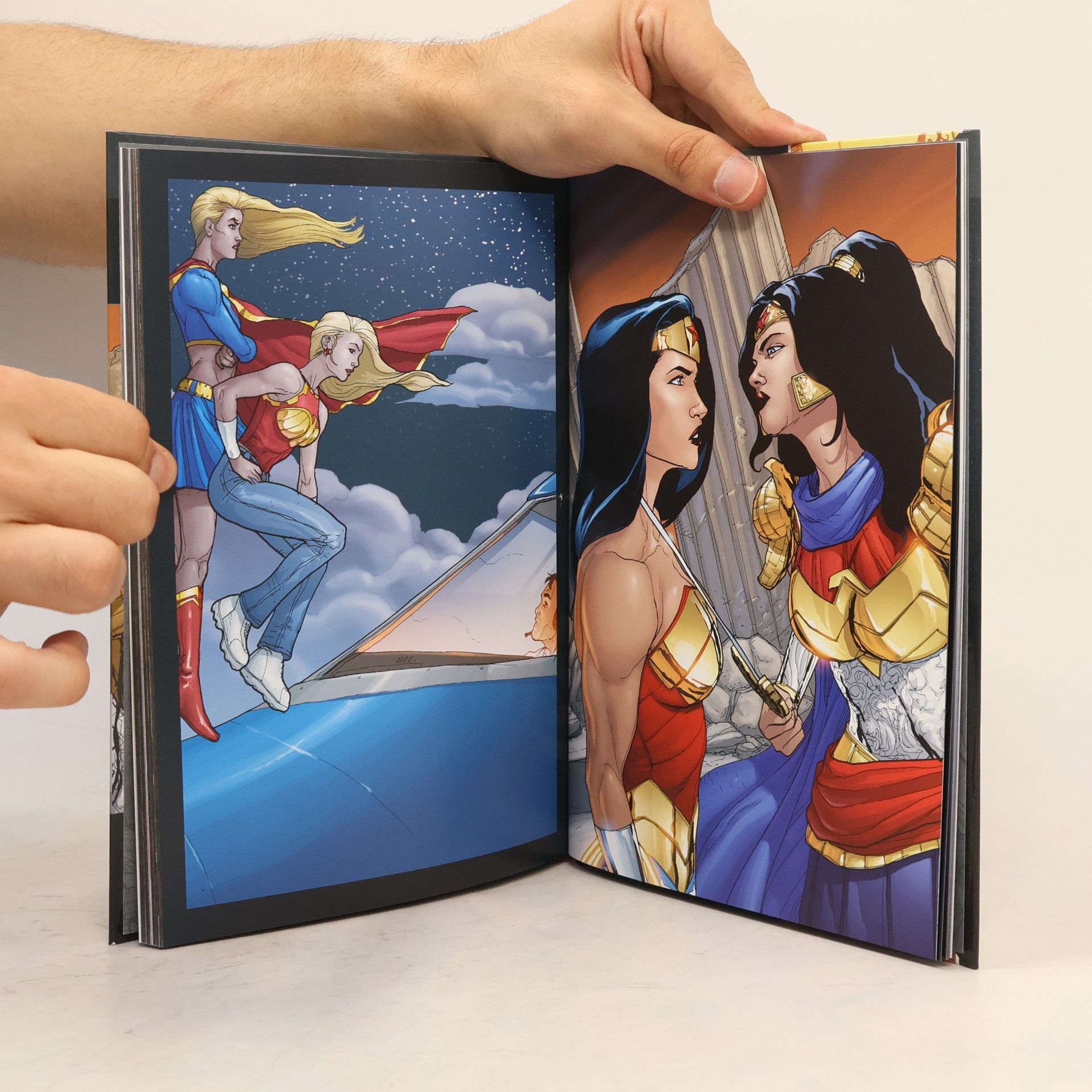 Kolektív autorov Wonder Woman. Amazonky útočí! Kniha druhá