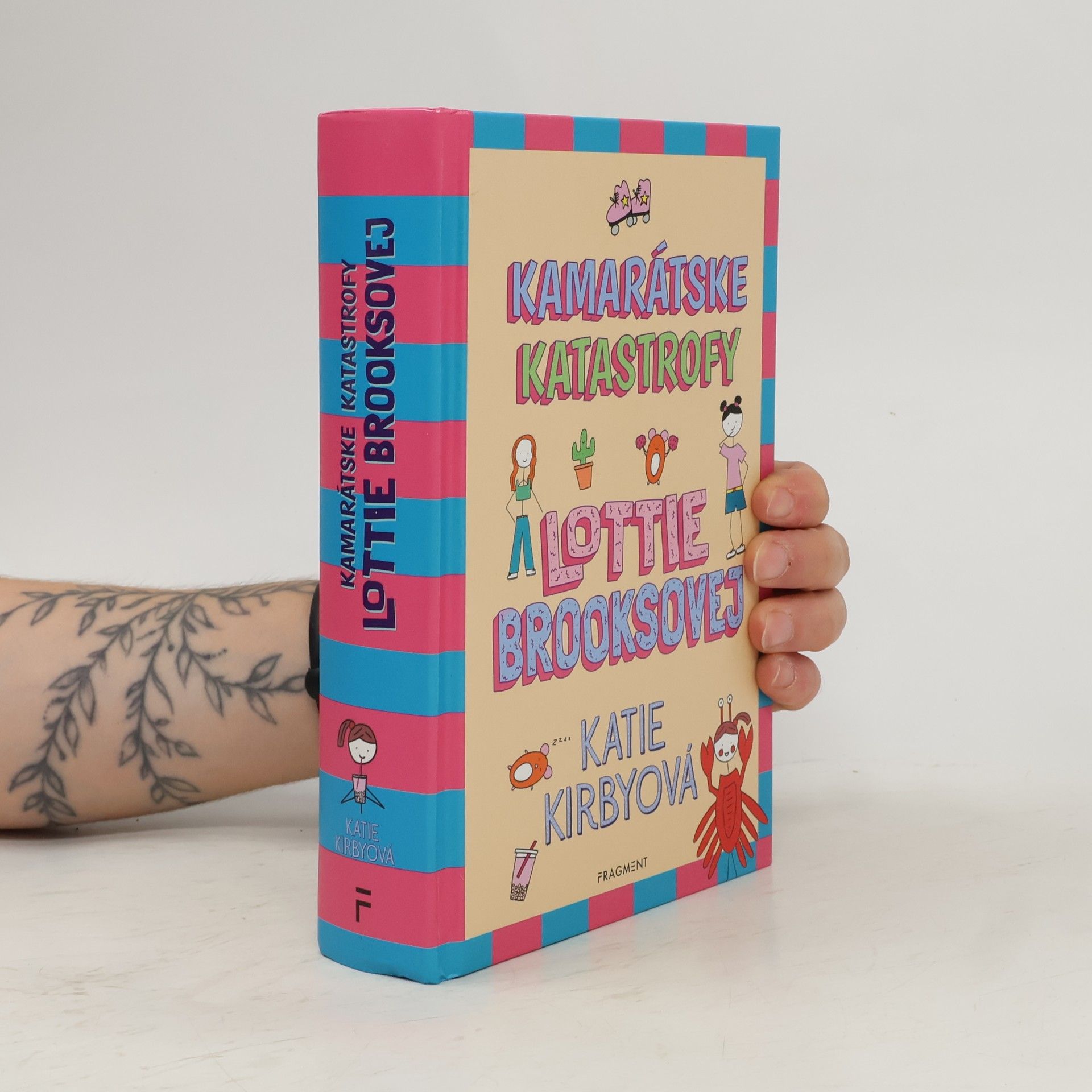 Katie Kirby Kamarátske katastrofy Lottie Brooksovej