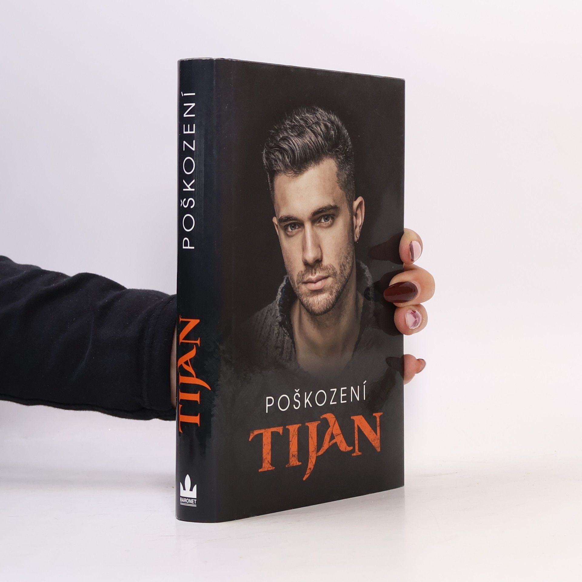 Tijan Poškození