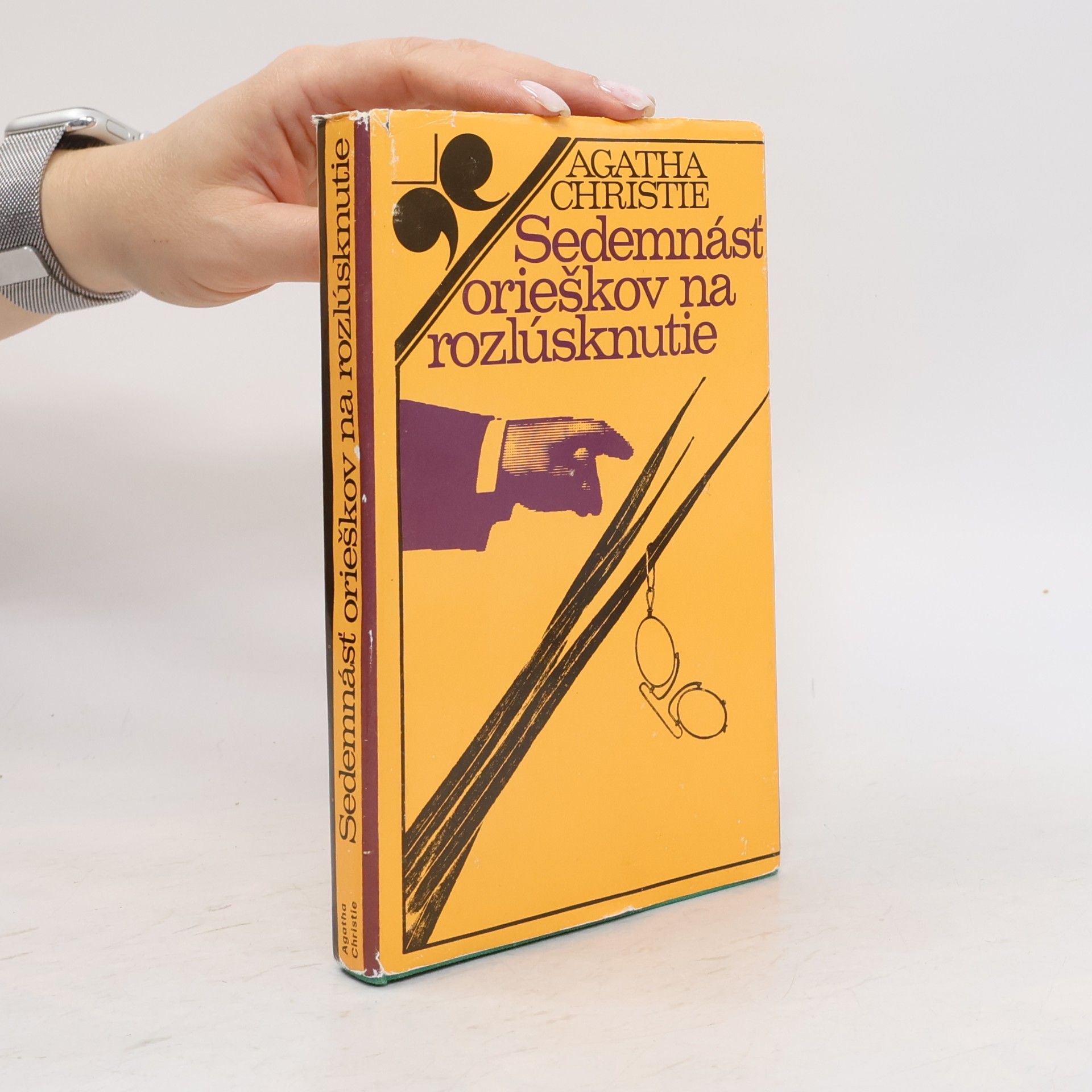 Agatha Christie Sedemnásť orieškov na rozlúsknutie