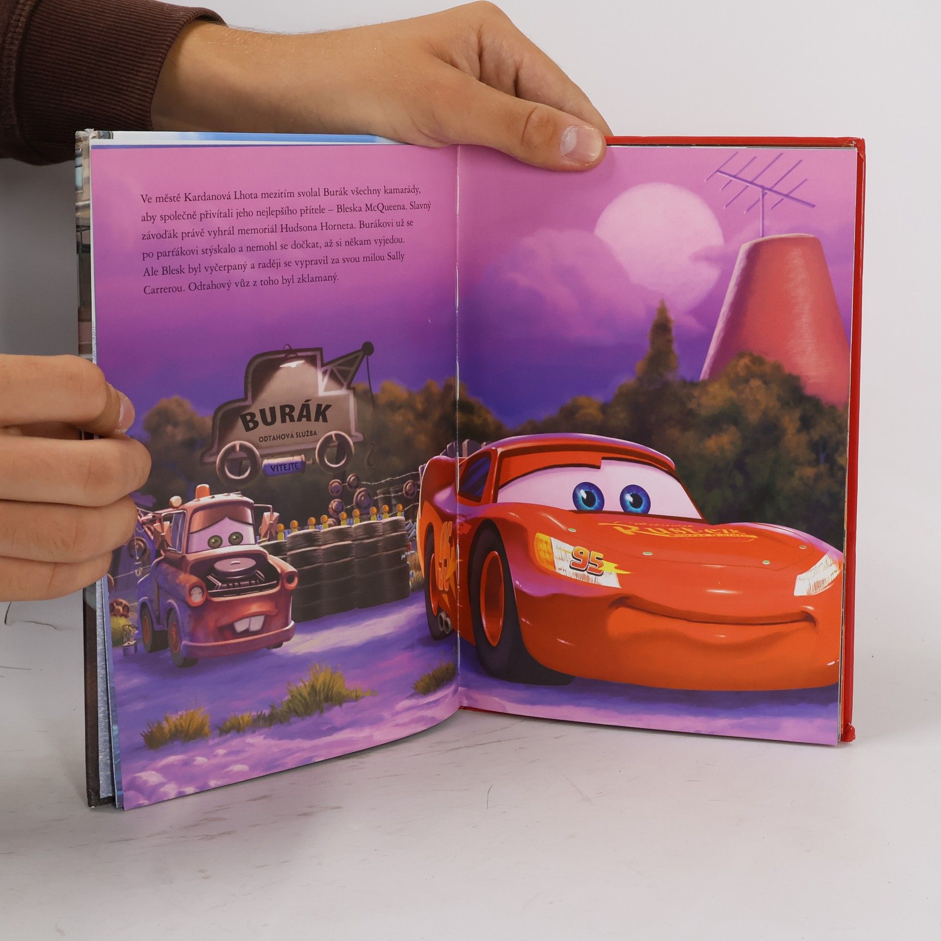 Walt Disney Auta 2 - Špion, který zachránil svět