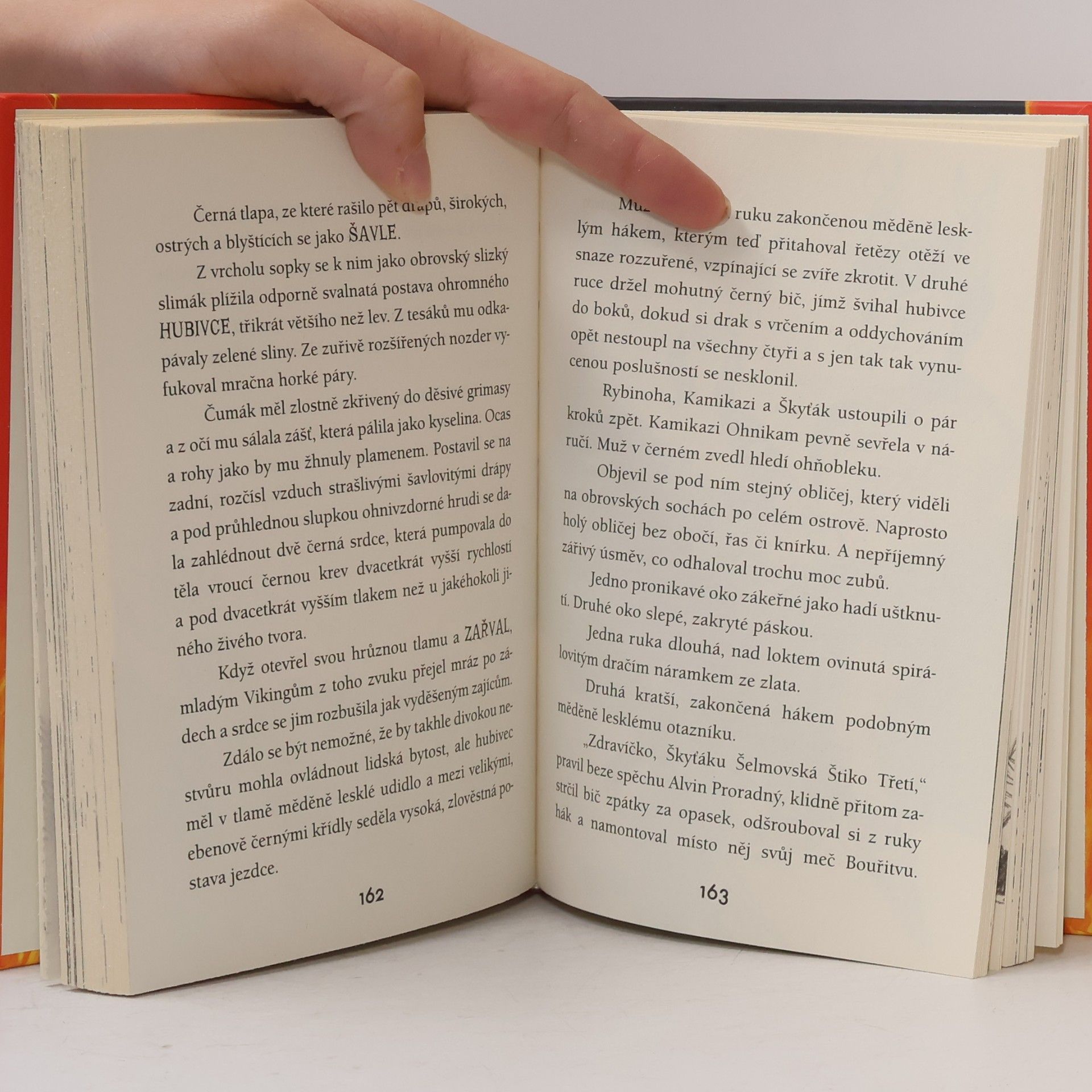 Cressida Cowell Škyťák Šelmovská Štika III. Kniha 5. Jak zamotat dračí příběh