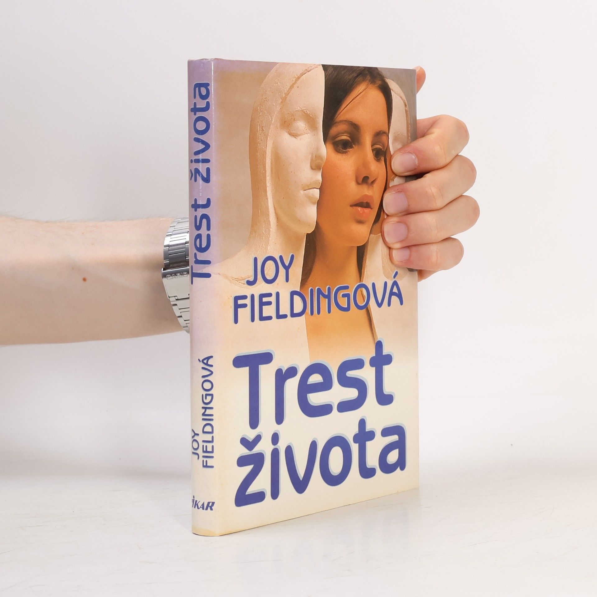 Joy Fielding Trest života