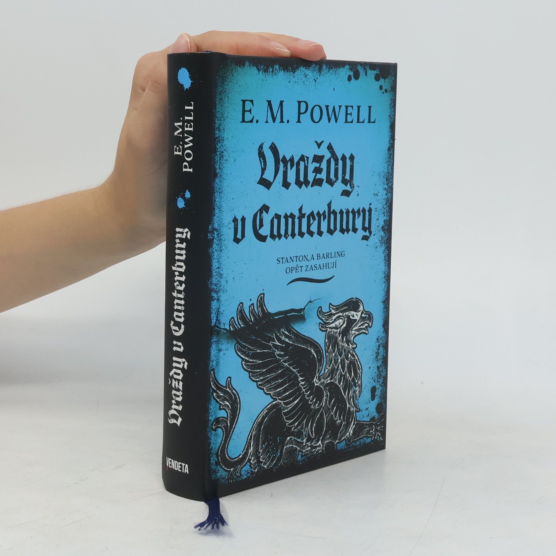 E. M. Powell Vraždy v Canterbury