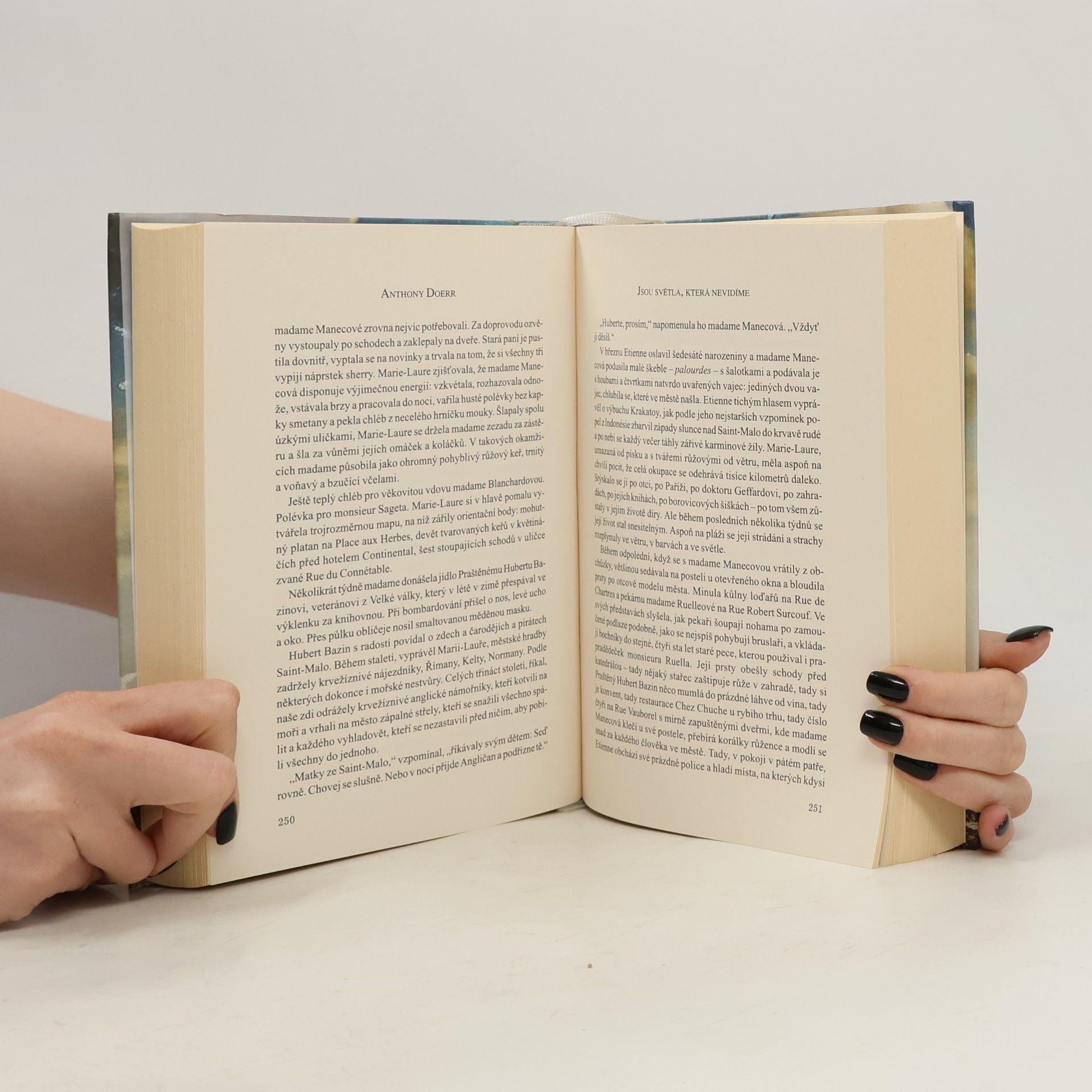 Anthony Doerr Jsou světla, která nevidíme