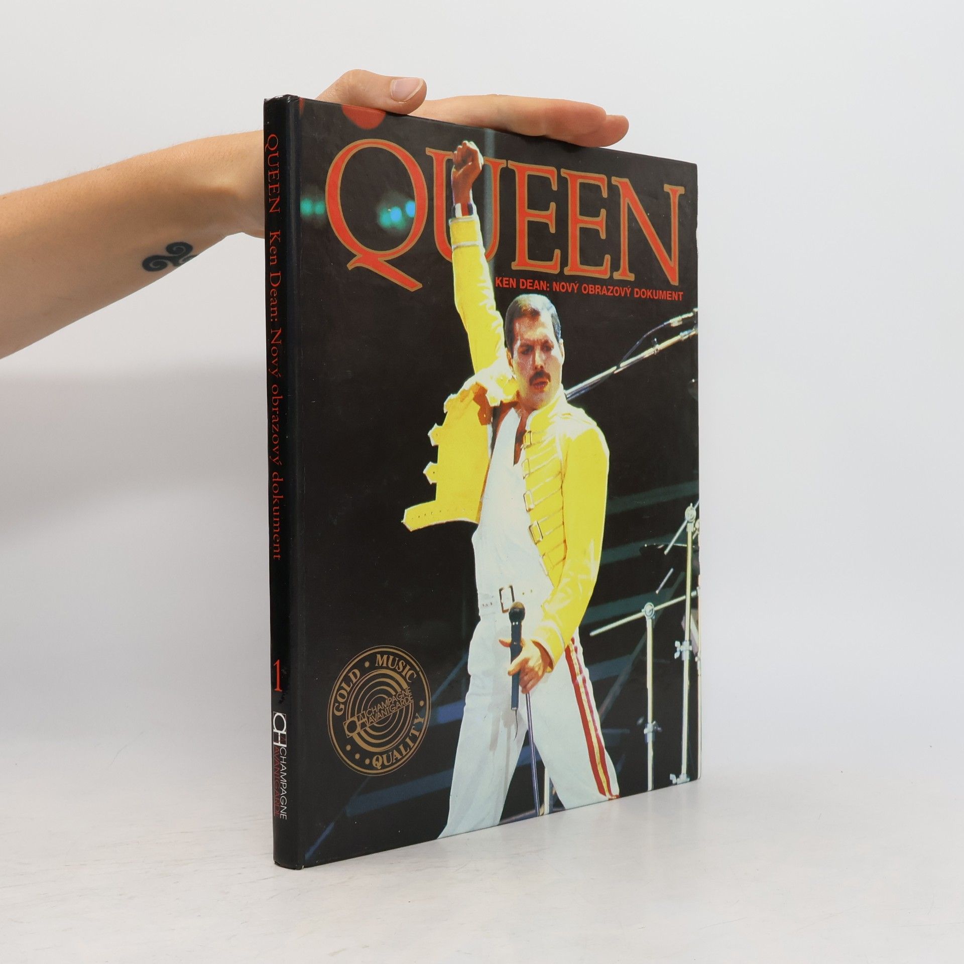 Ken Dean Queen. Nový obrazový dokument