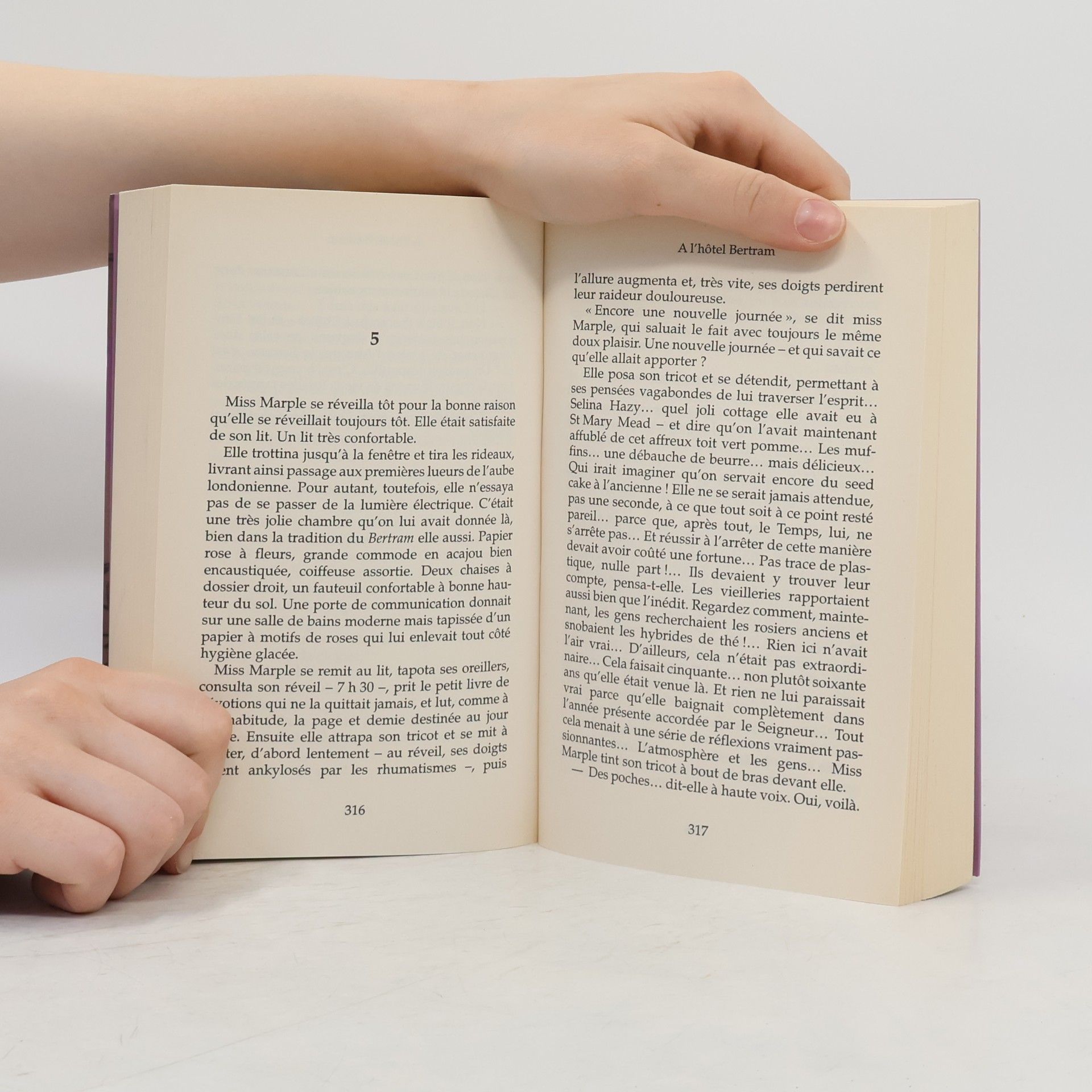 Agatha Christie Un cadavre dans la bibliothèque / À l'hôtel Bertram
