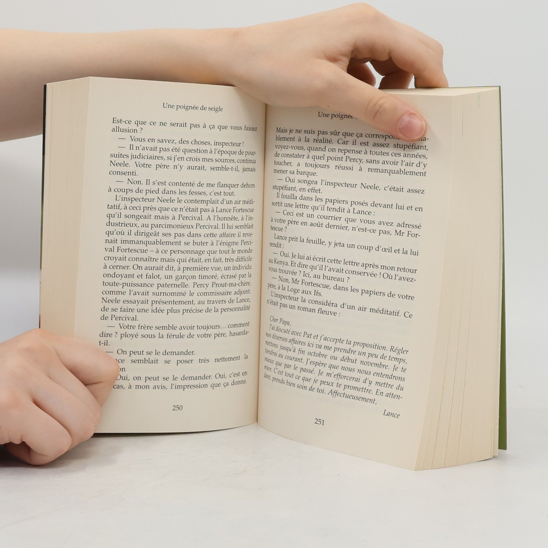 Agatha Christie Une poignée de seigle / Le major parlait trop