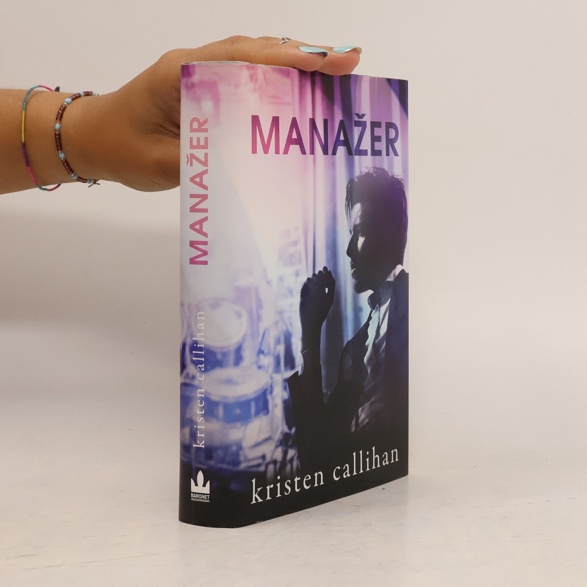 Kristen Callihan Manažer