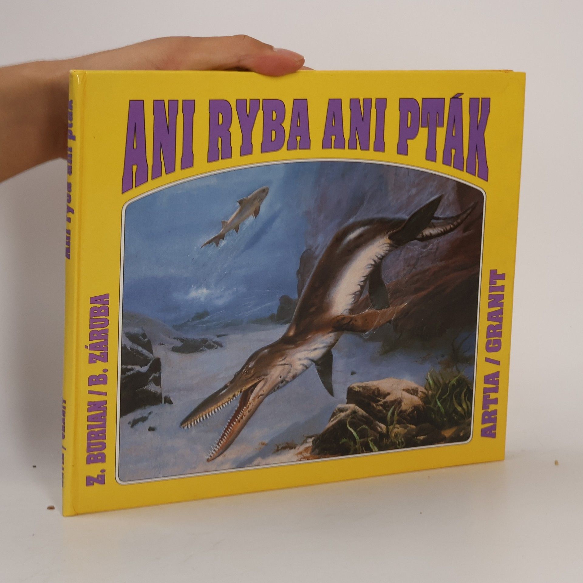 Zdeněk Burian Ani ryba ani pták (pop-up leporelo)