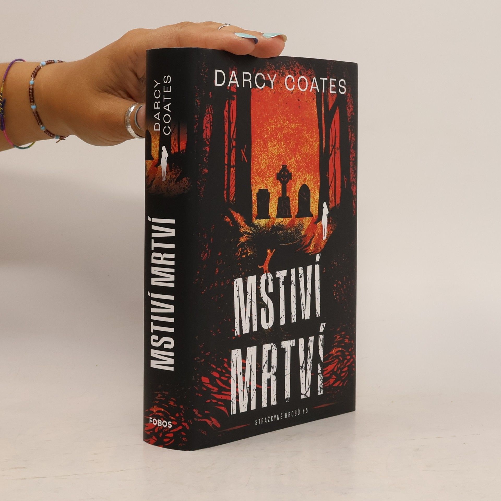 Darcy Coates Strážkyně hrobů - 5: Mstiví mrtví