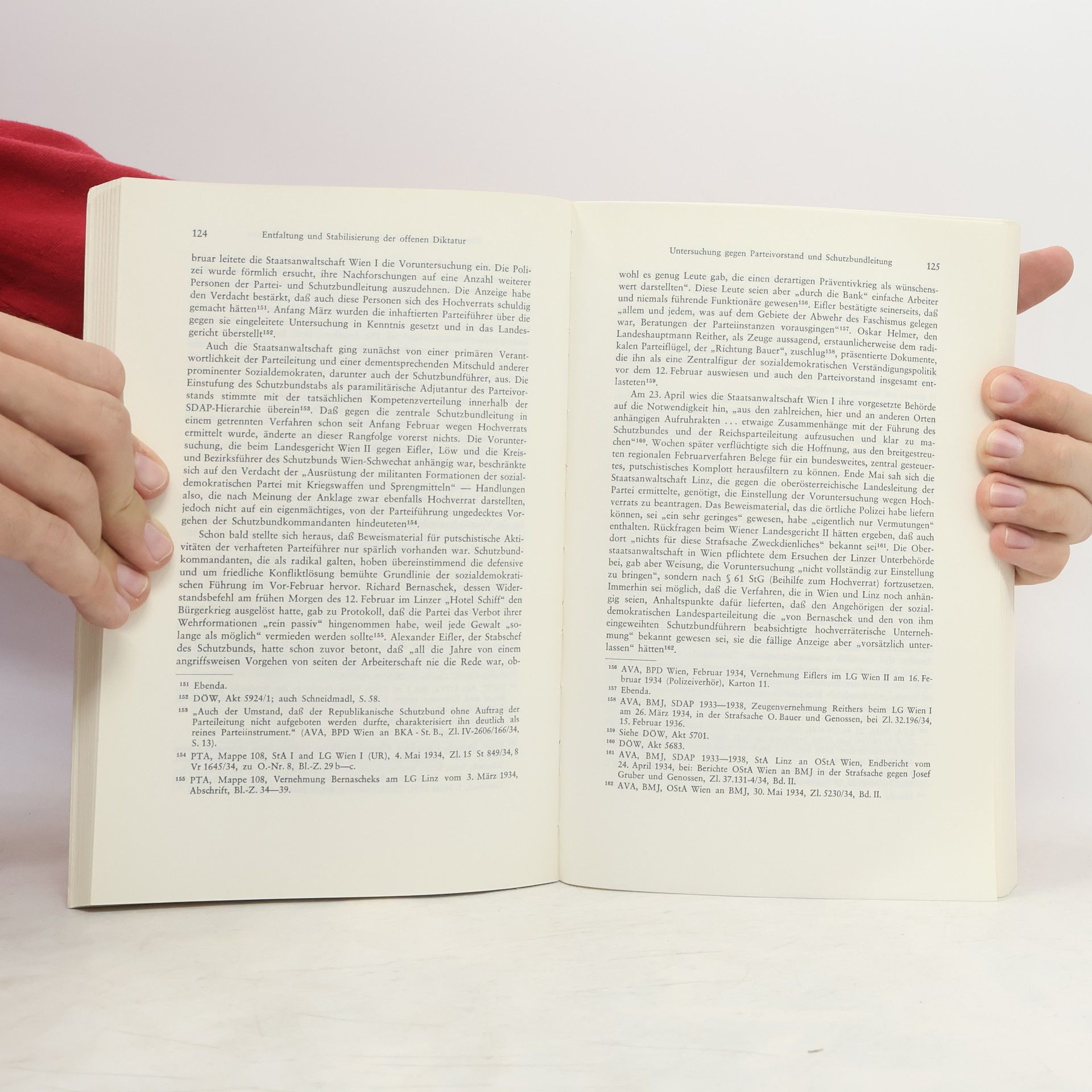 Everhard Holtmann Zwischen Unterdrückung und Befriedung. Sozialistische Arbeiterbewegung und autoritäres Regime in Österreich 1933-1938