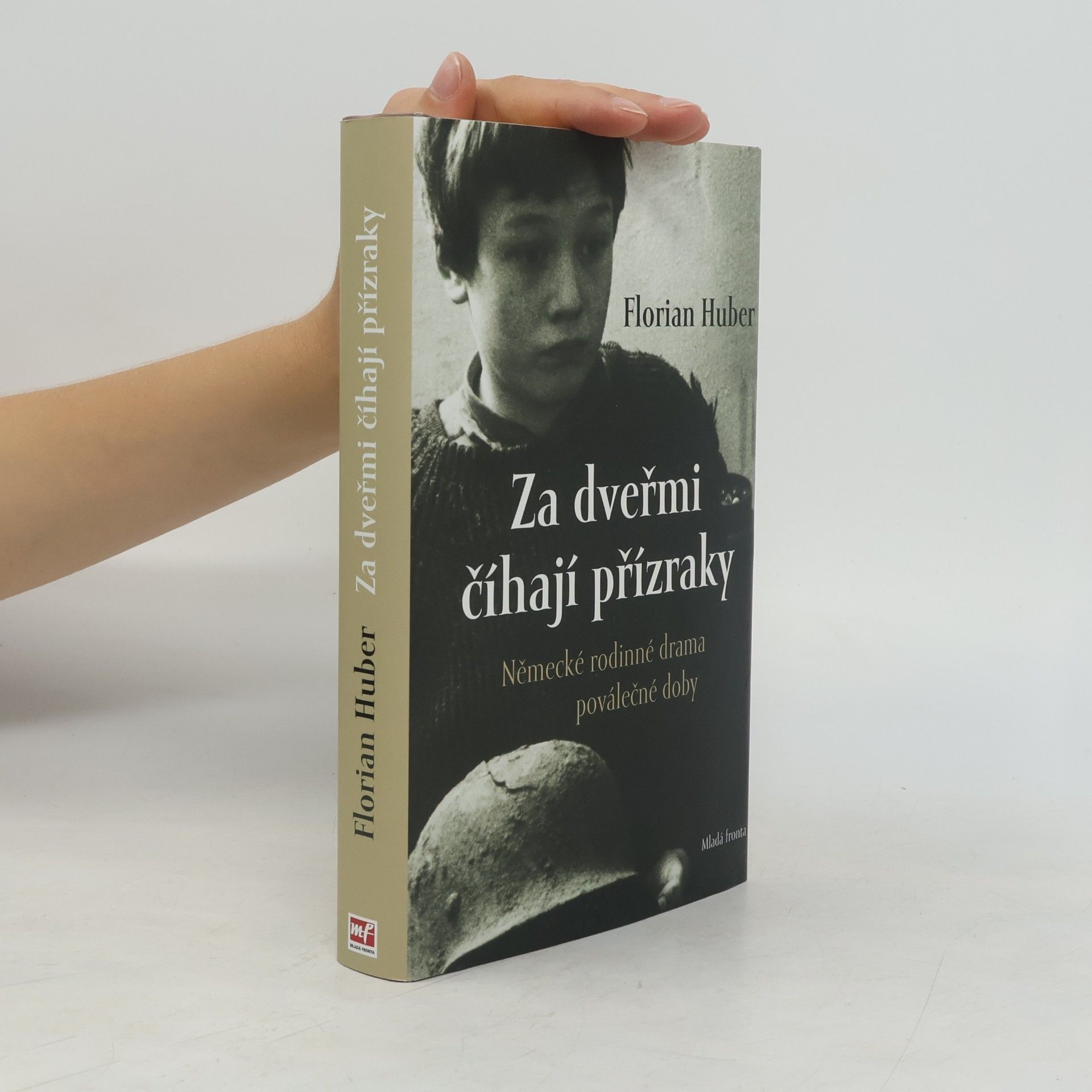 Za dveřmi číhají přízraky: Německé rodinné drama poválečné doby