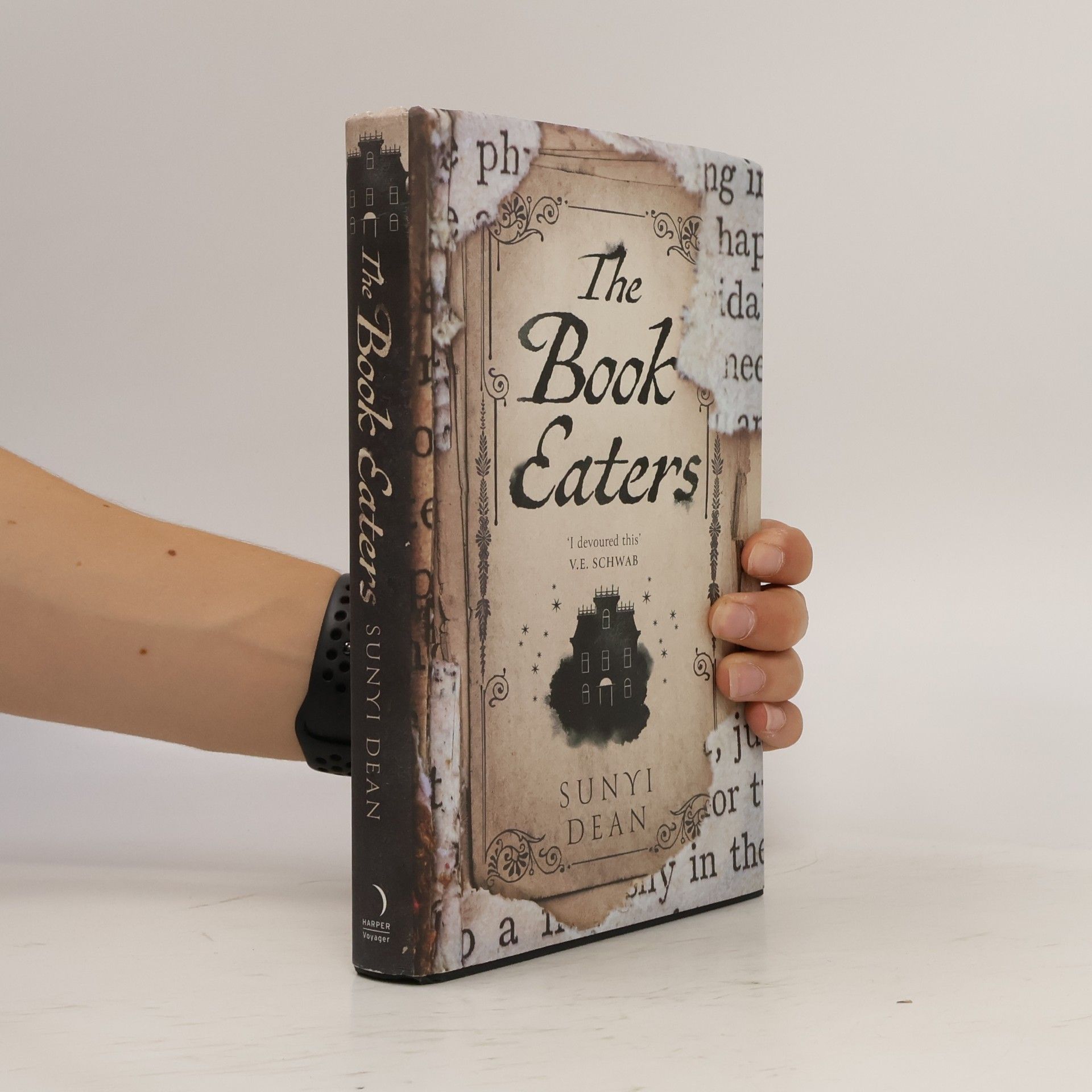 Sunyi Dean The Book Eaters