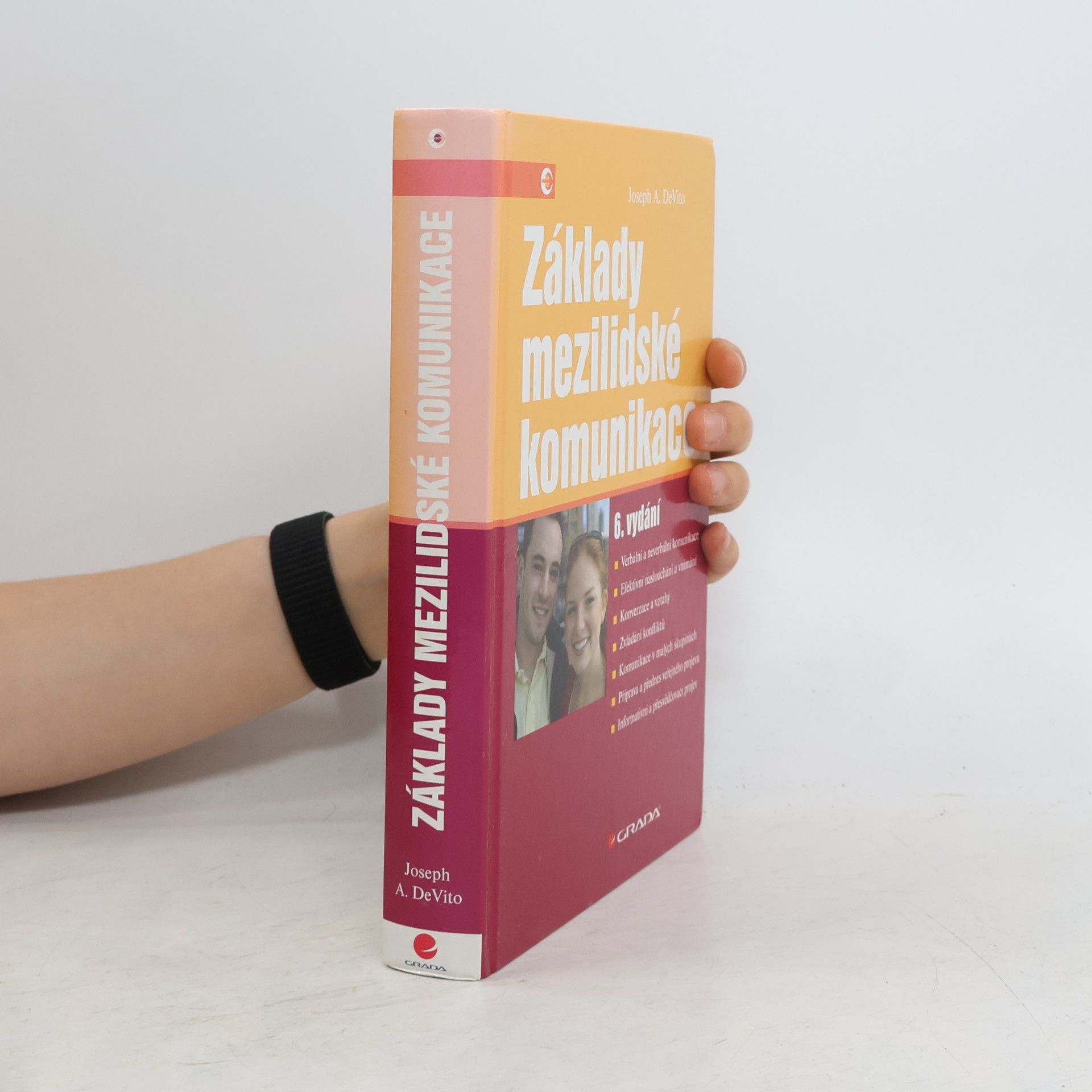 Joseph A. DeVito Základy mezilidské komunikace