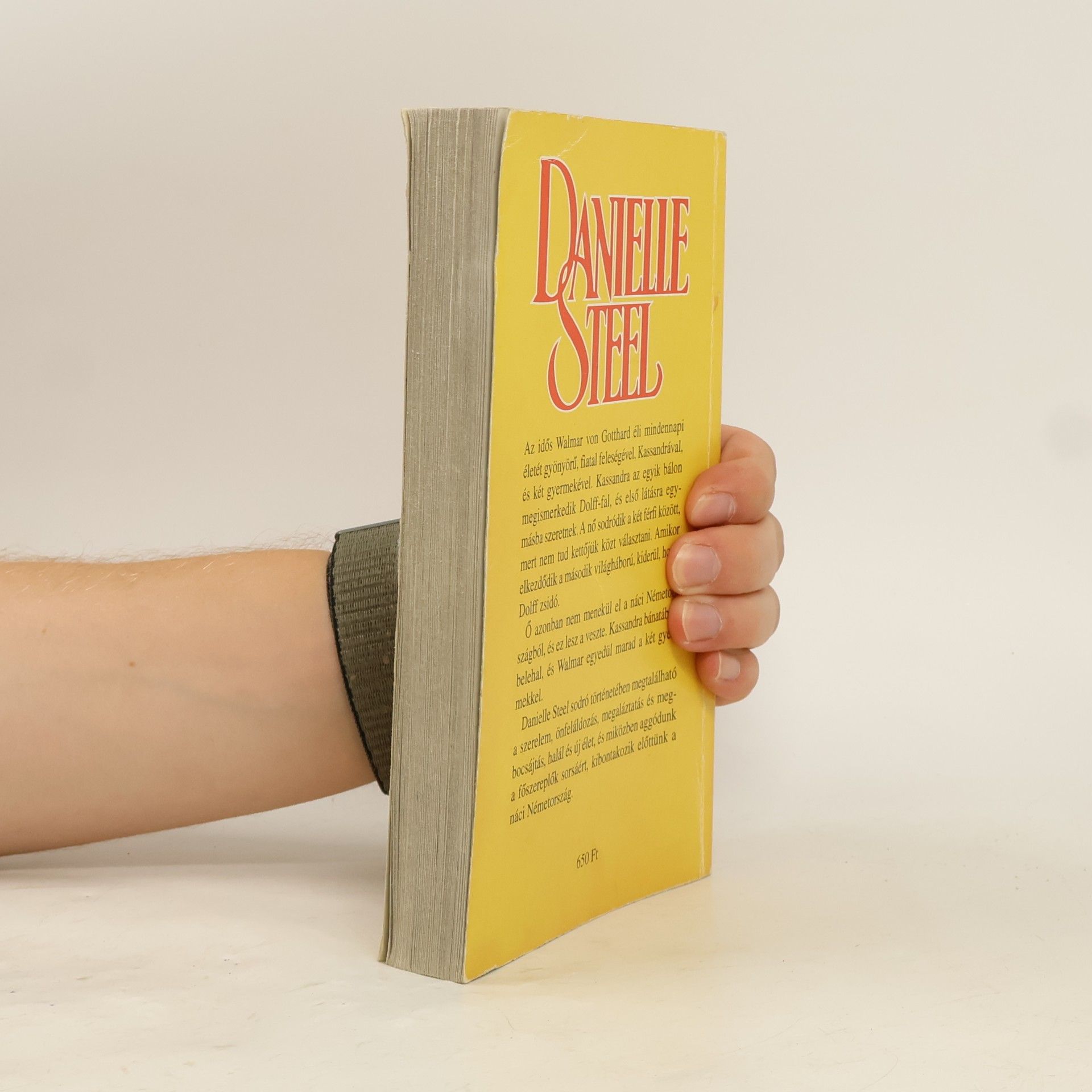 Danielle Steel Az Aranyhaju Lany