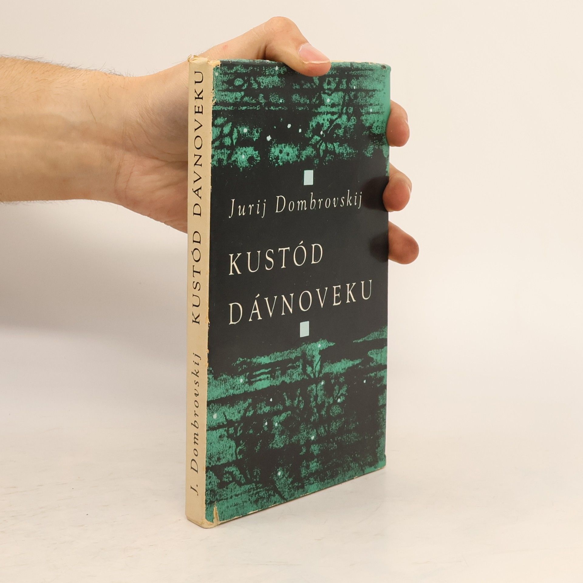 Jurij Osipovič Dombrovskij Kustód dávnoveku