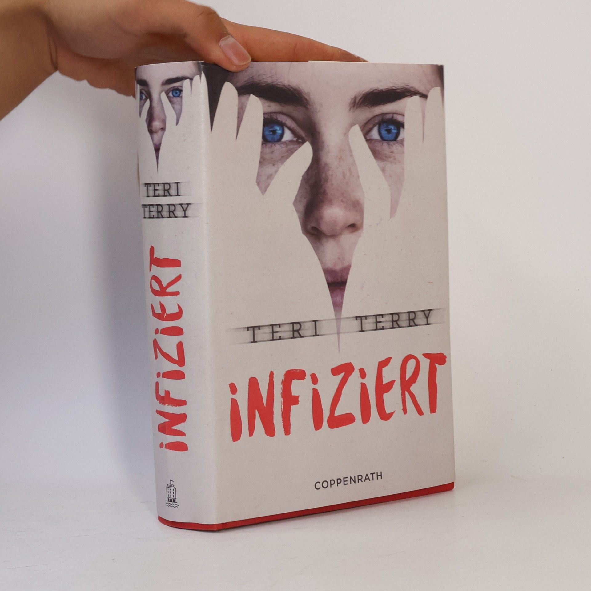 Teri Terry Infiziert
