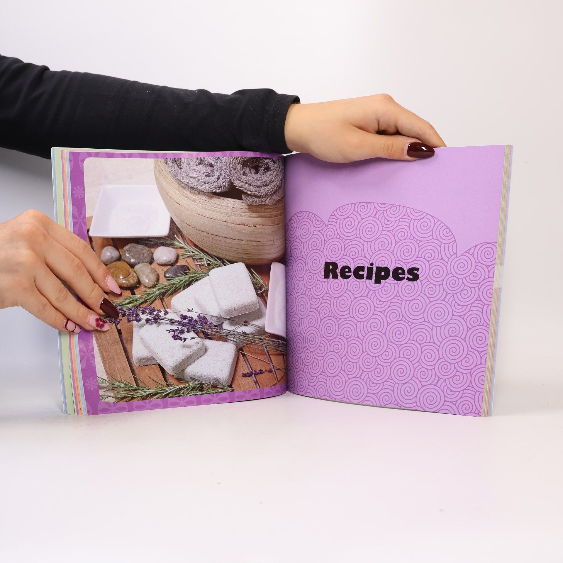 Elaine Stavert Bath Bombs