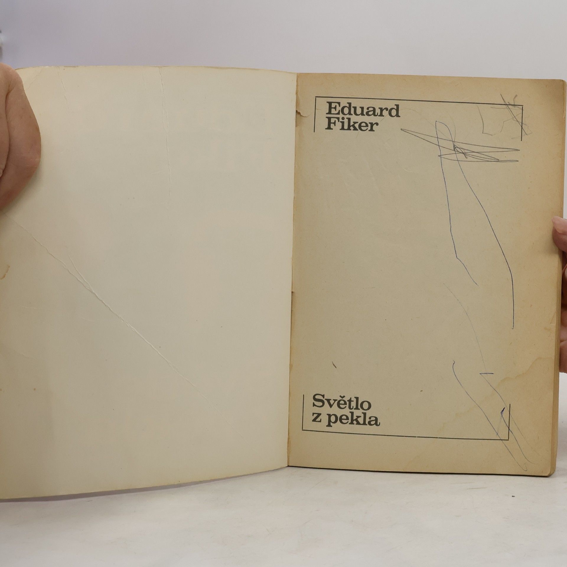 Eduard Fiker Světlo z pekla