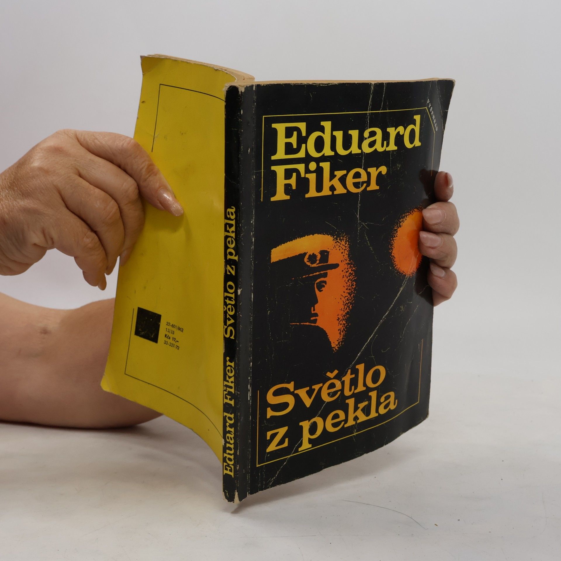 Eduard Fiker Světlo z pekla