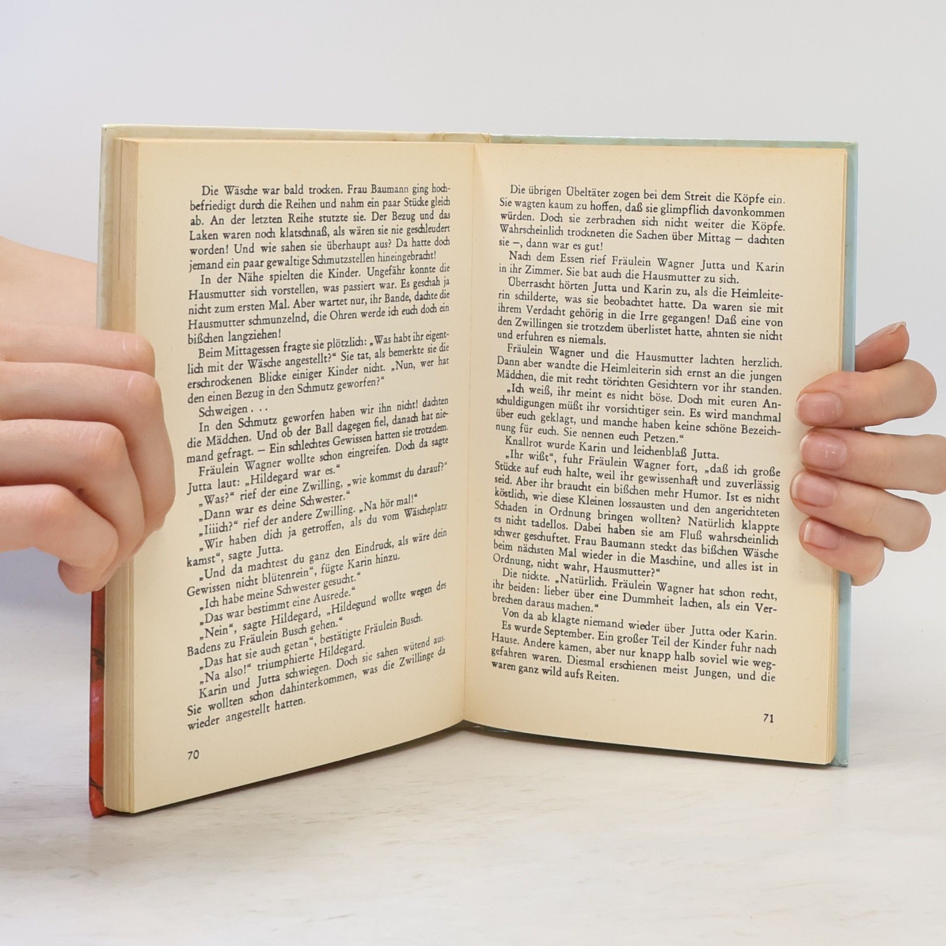 Enid Blyton Hanni und Nanni im Landschulheim