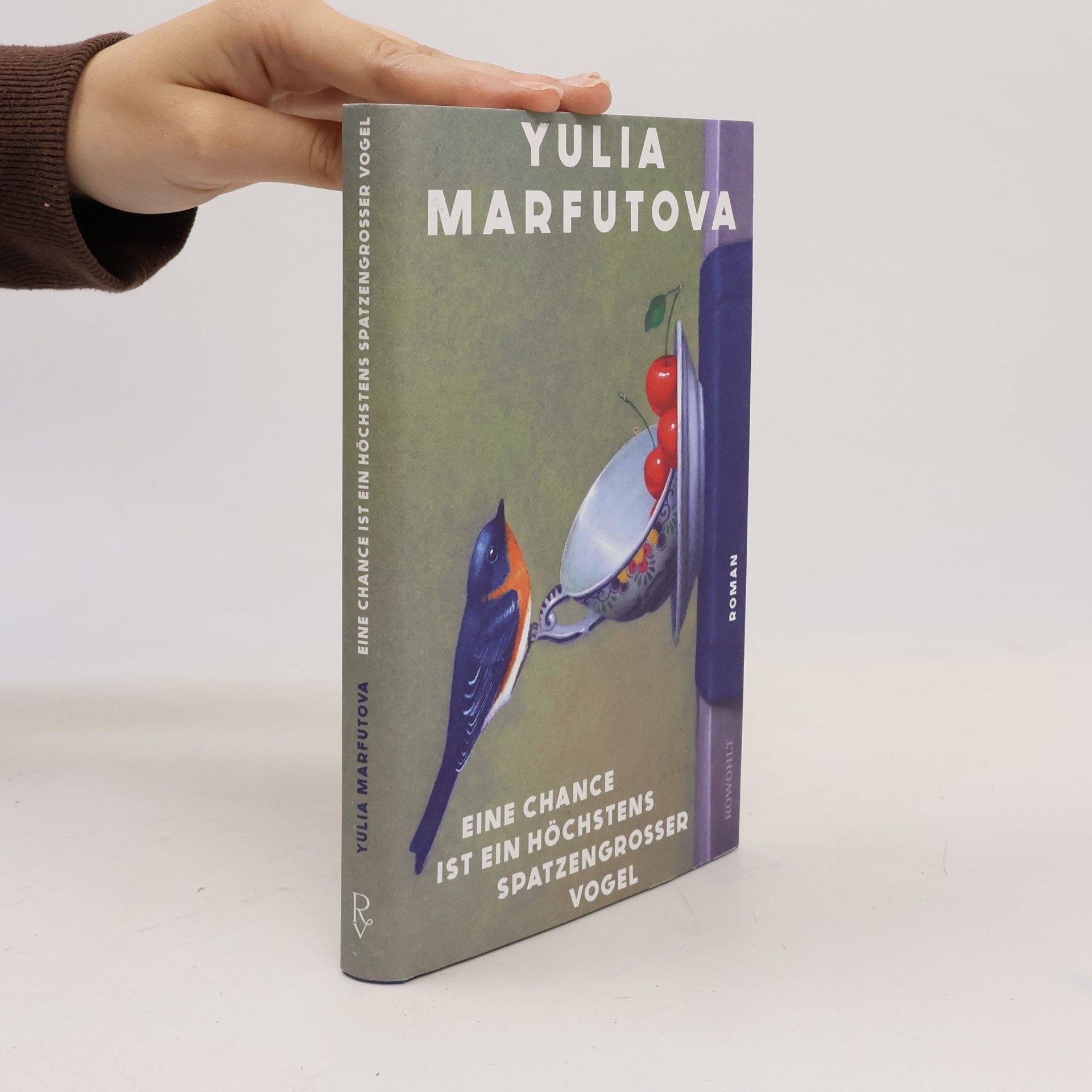 Yulia Marfutova Eine Chance ist ein höchstens spatzengroßer Vogel