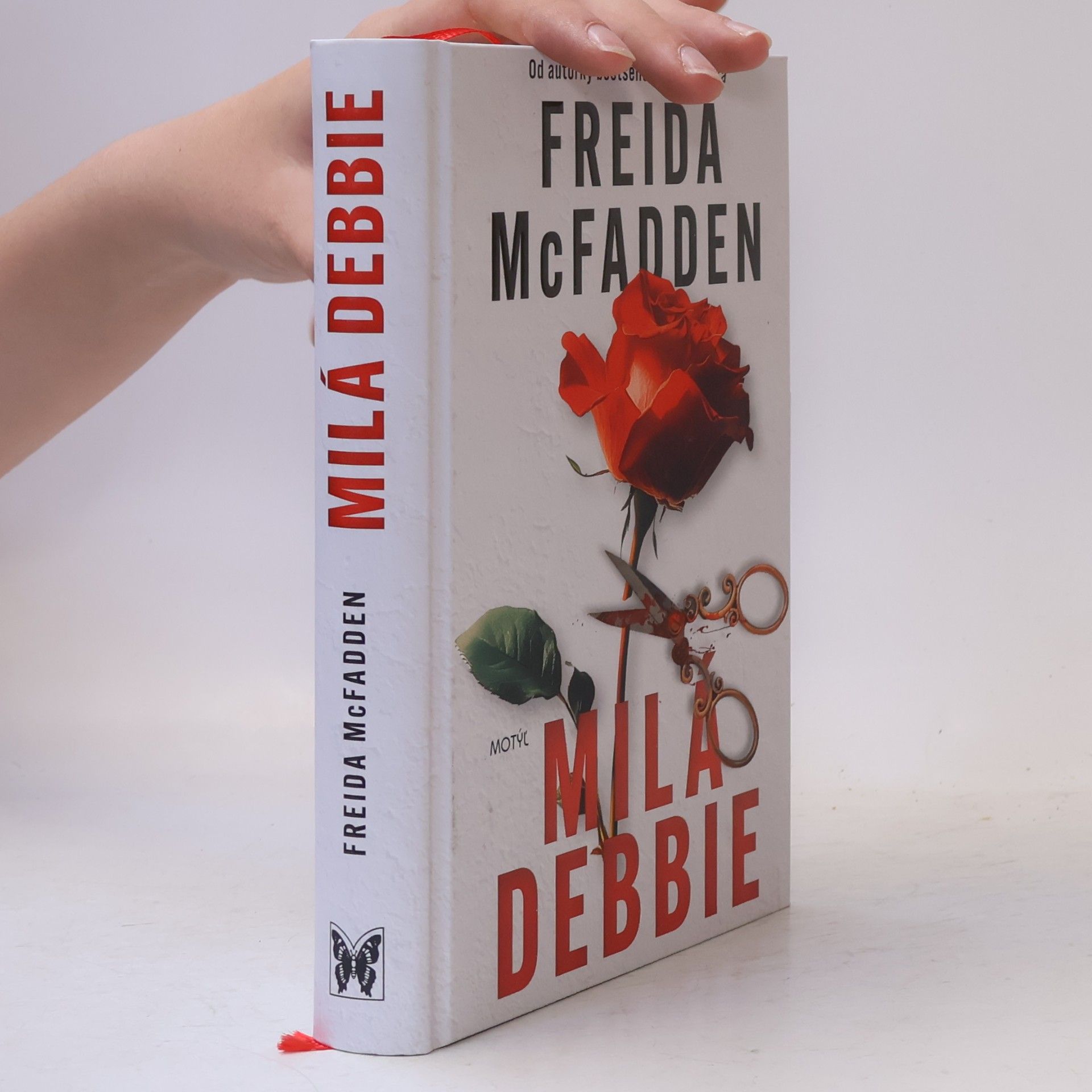 Freida McFadden Milá Debbie