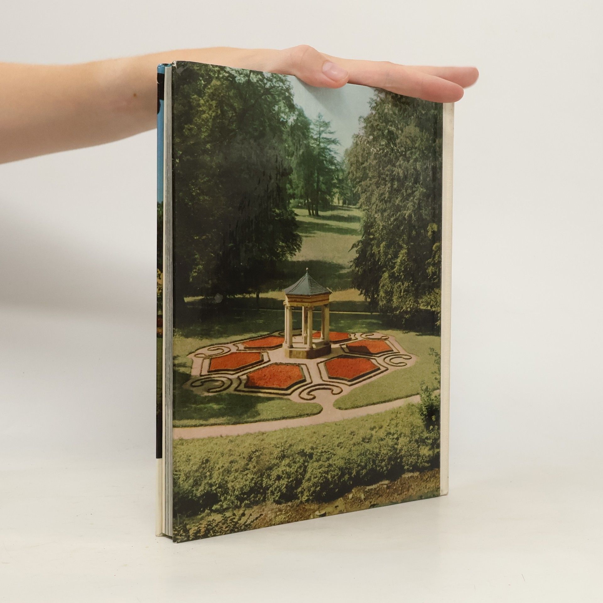 Renate Rössing In Parks und Gärten