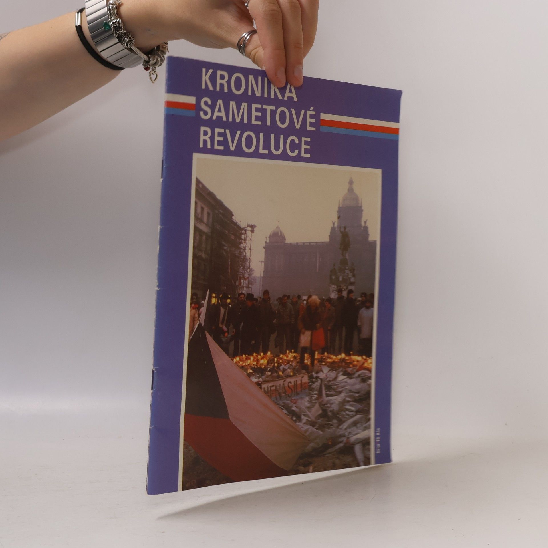 Various authors Kronika sametové revoluce