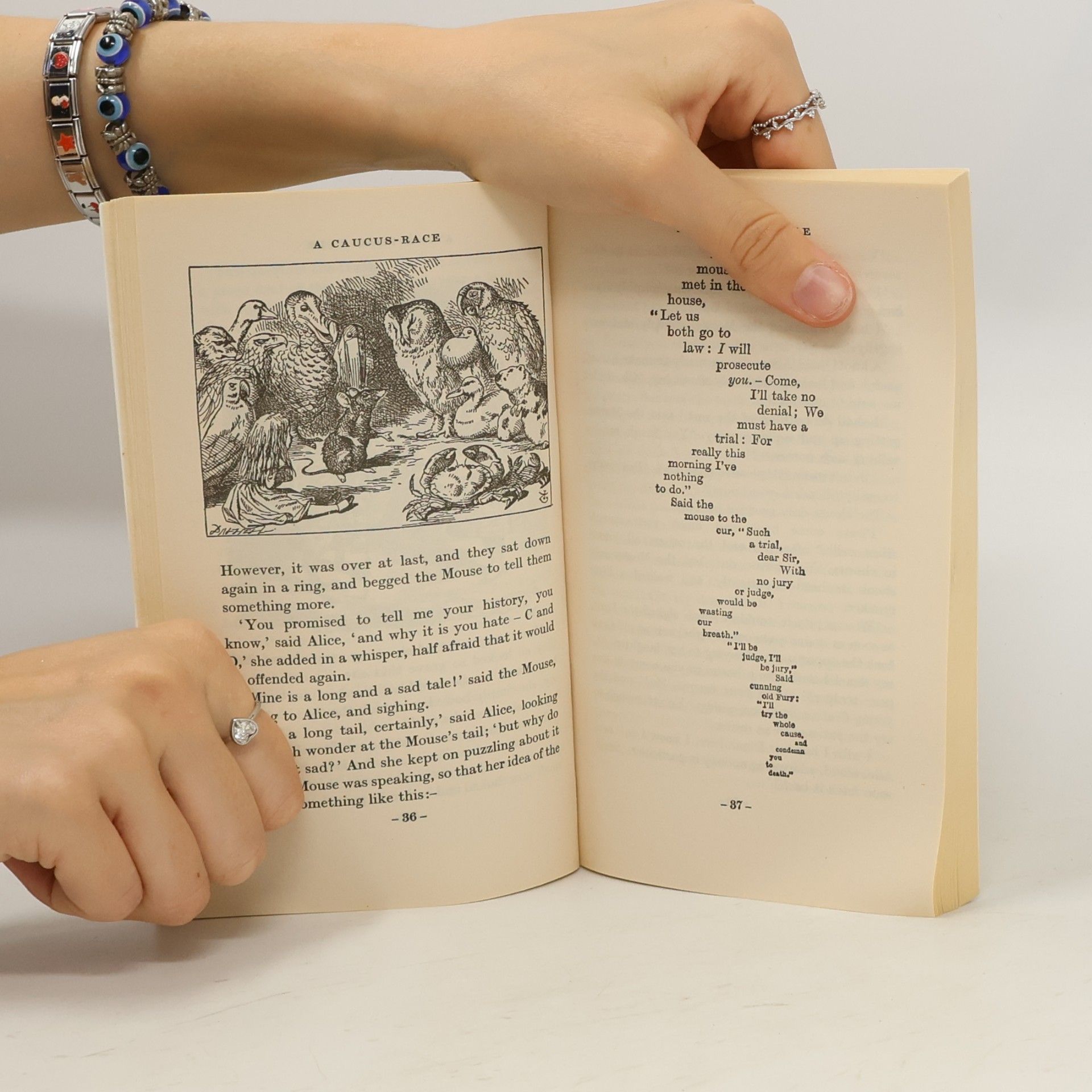 Lewis Carroll Alice's Adventures in Wonderland