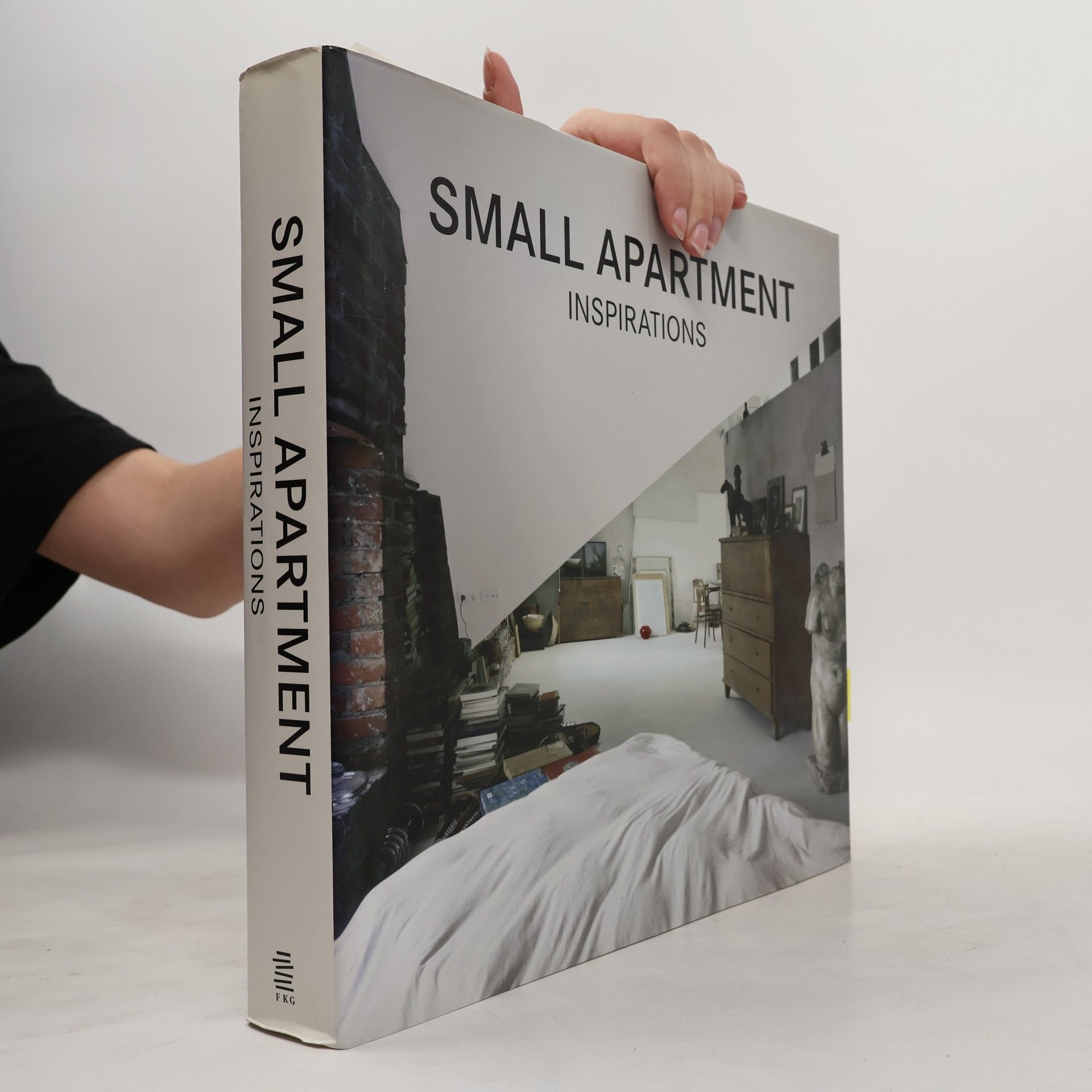 Francesc Zamora Mola Small Apartment Inspirations