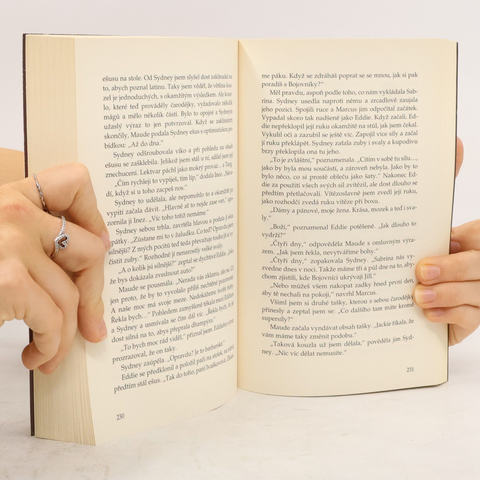 Richelle Mead Pokrevní pouta. 6, Rubínový kruh
