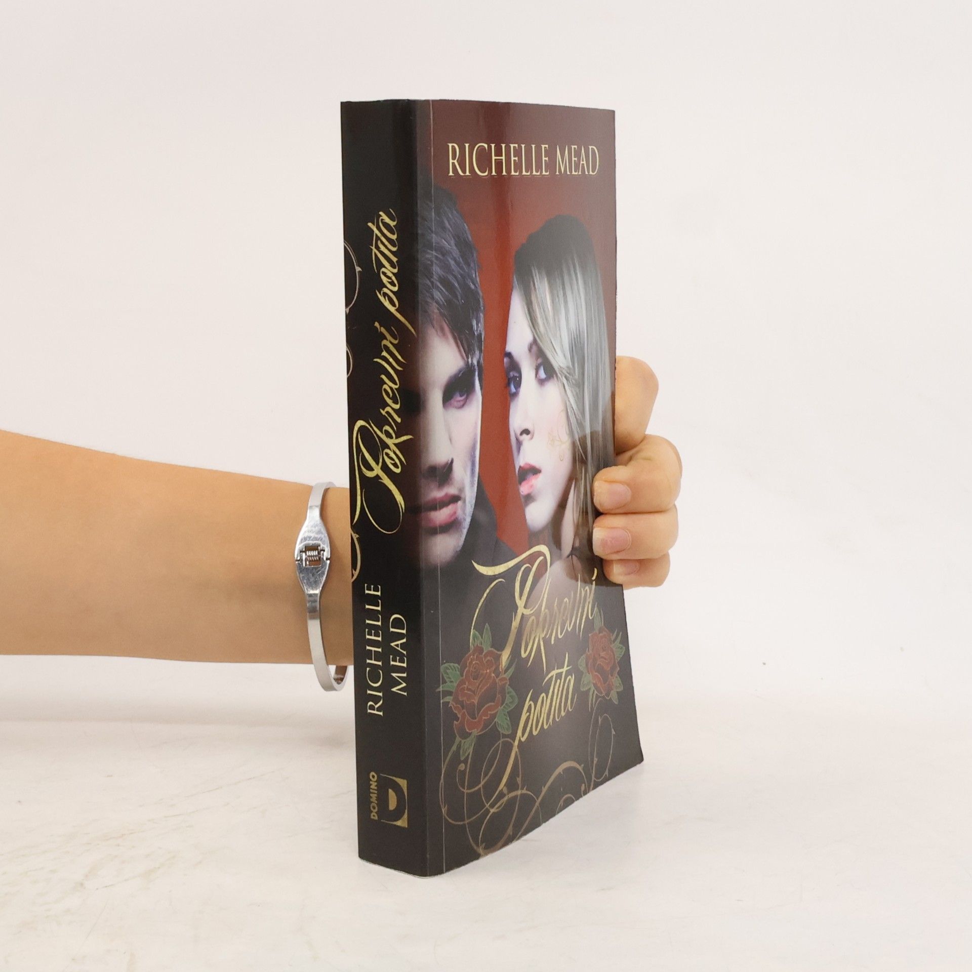 Richelle Mead Pokrevní pouta. 1. díl