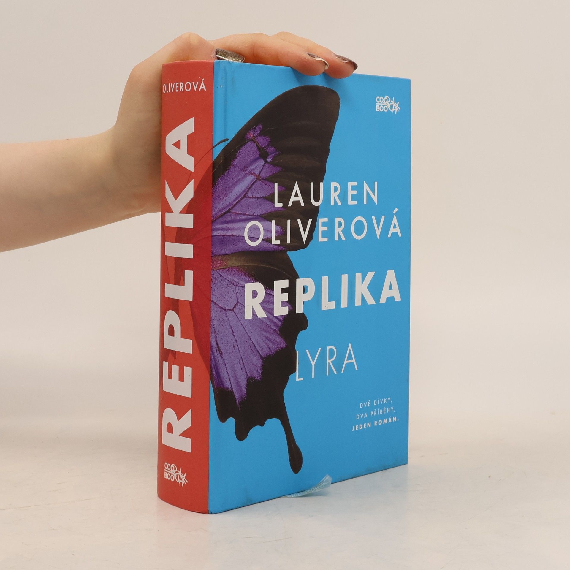 Lauren Oliver Replika. Lyra, Gemma