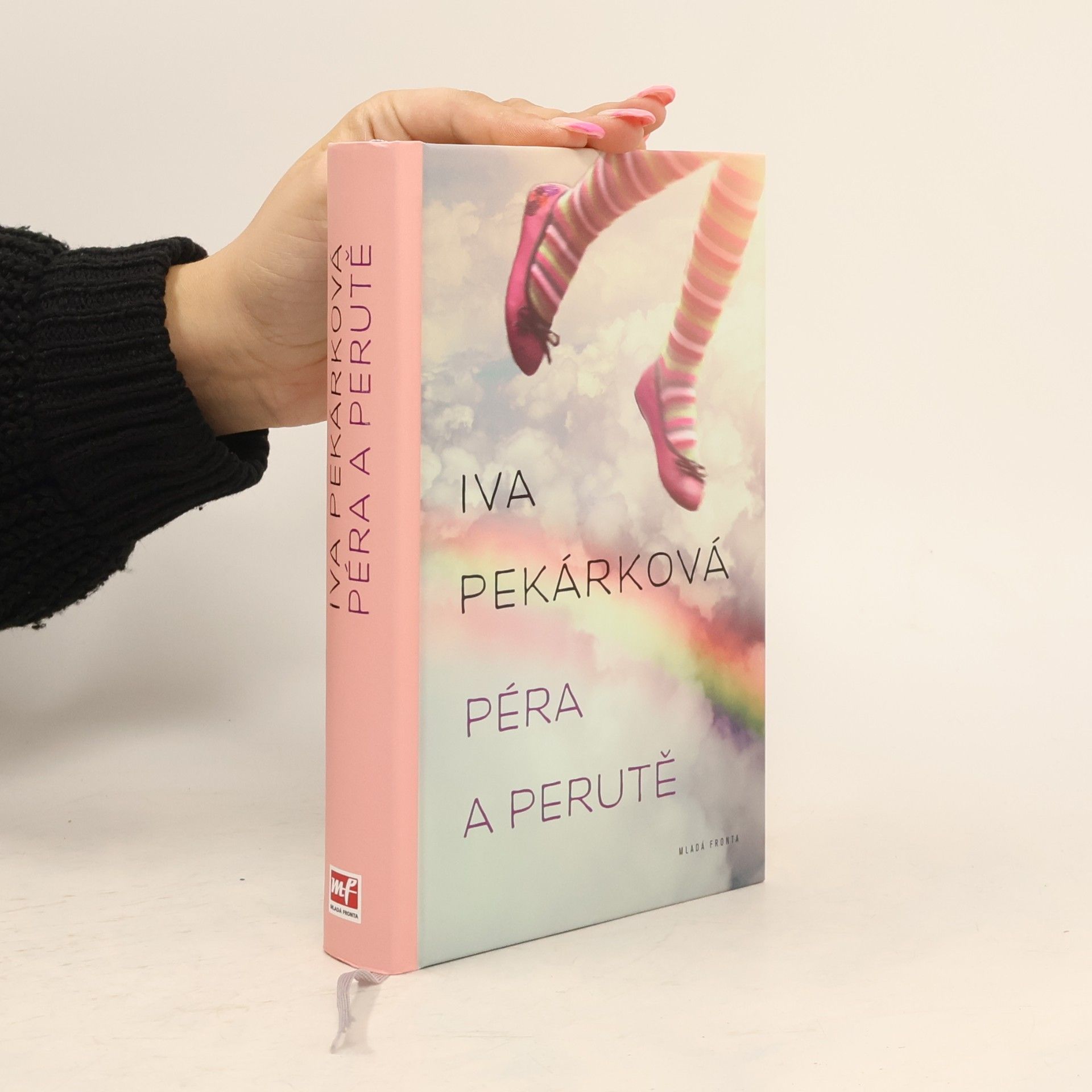 Iva Pekárková Péra a perutě