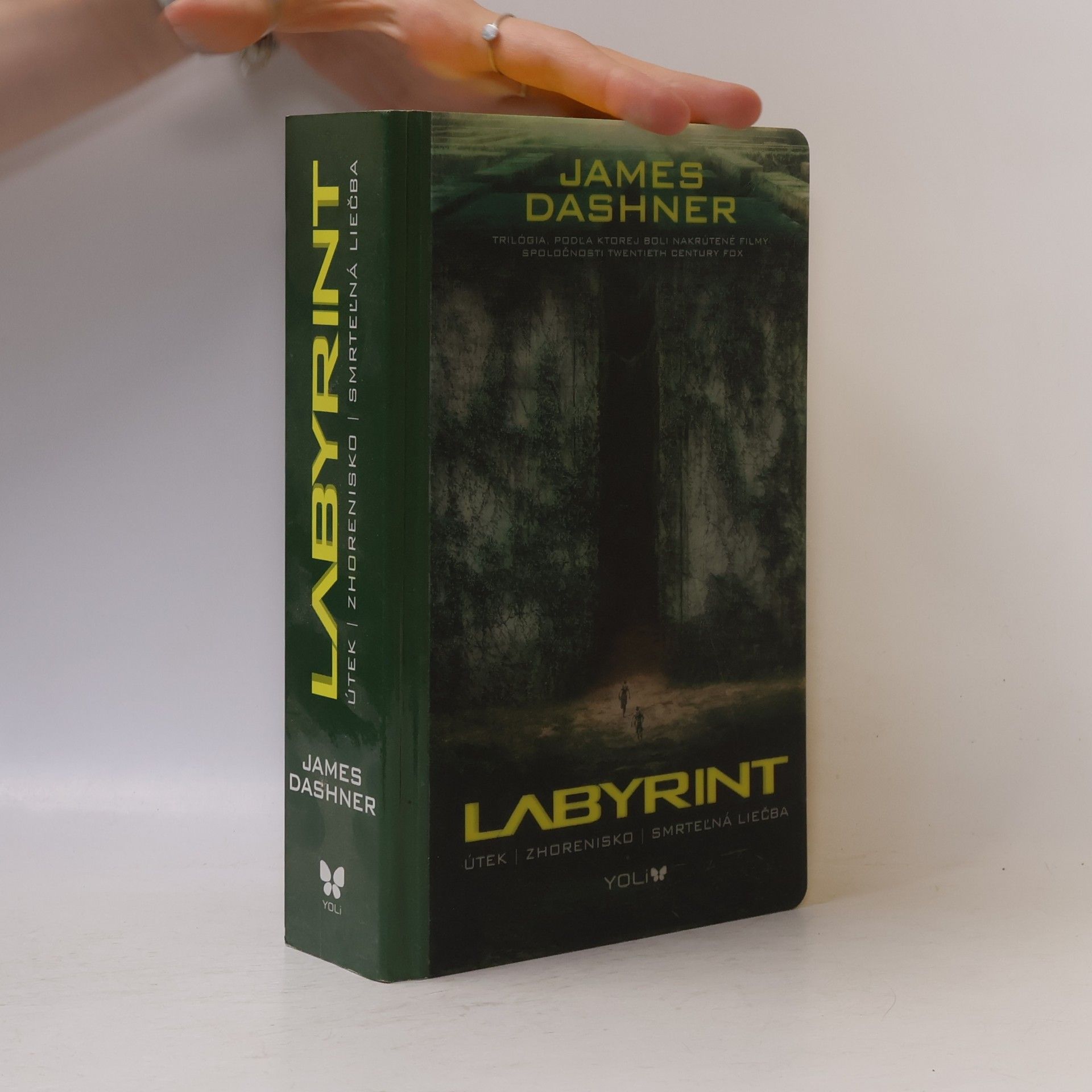 James Dashner Labyrint: Útek, Zhorenisko, Smrteľná liečba