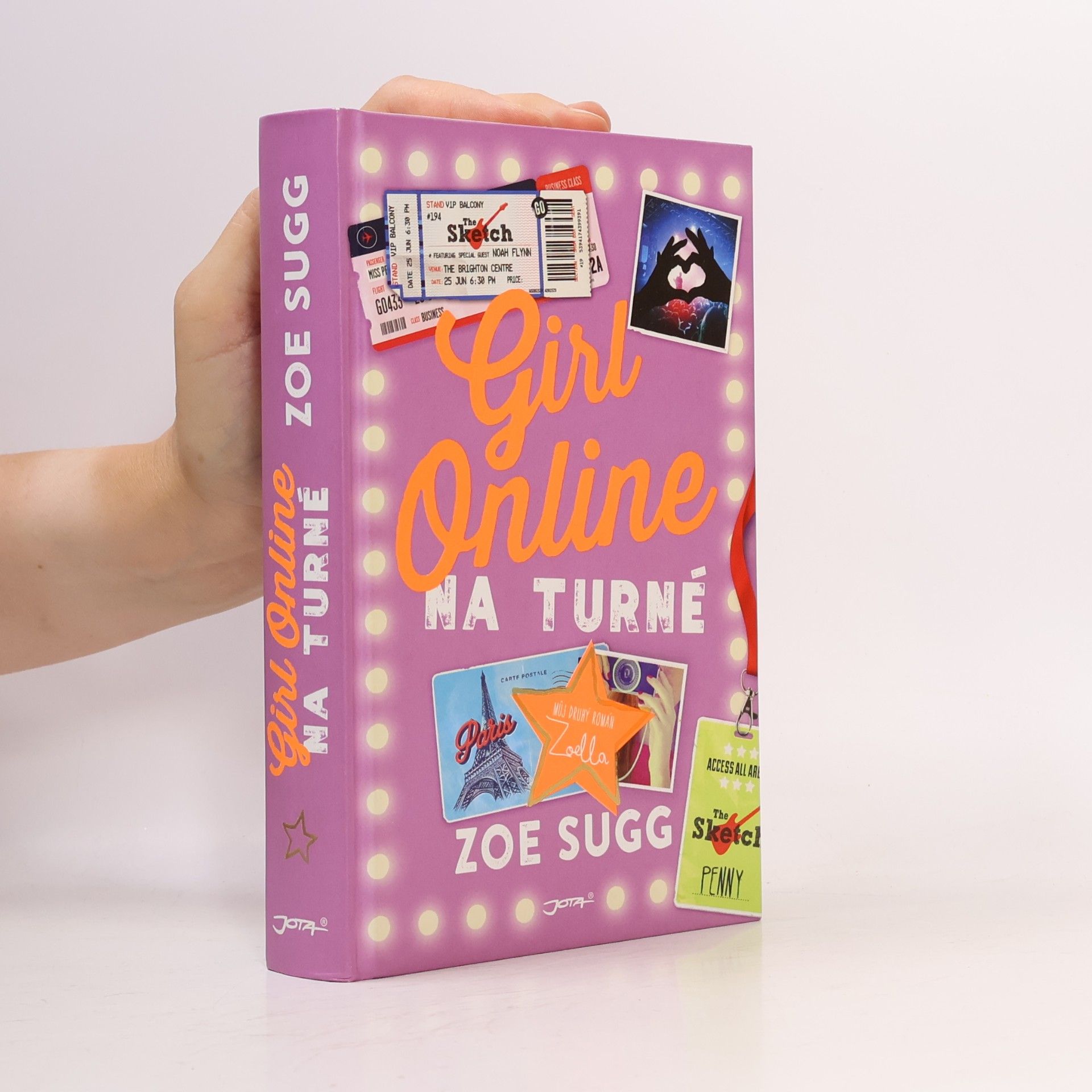 Zoe Sugg Girl Online na turné