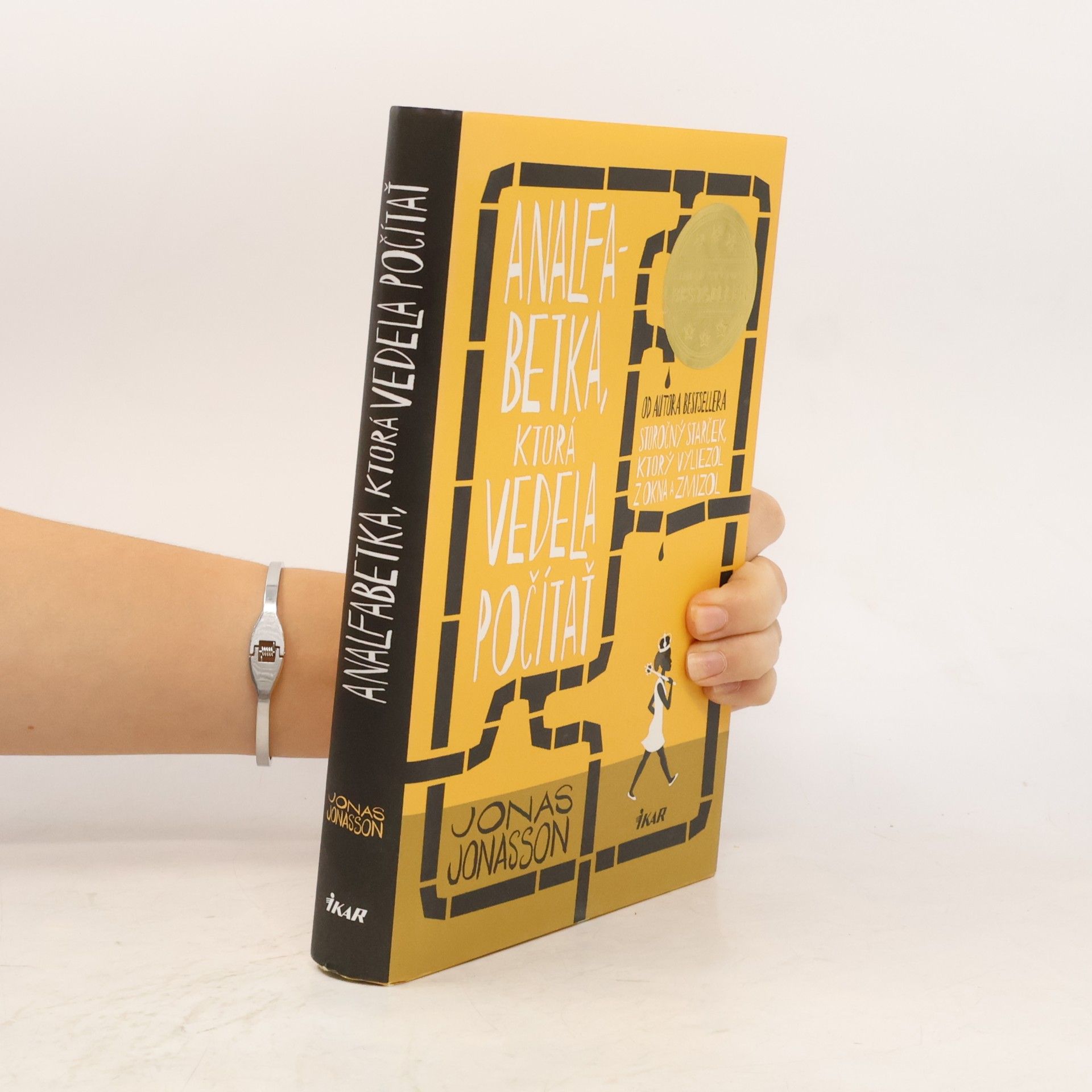 Jonas Jonasson Analfabetka, ktorá vedela počítať