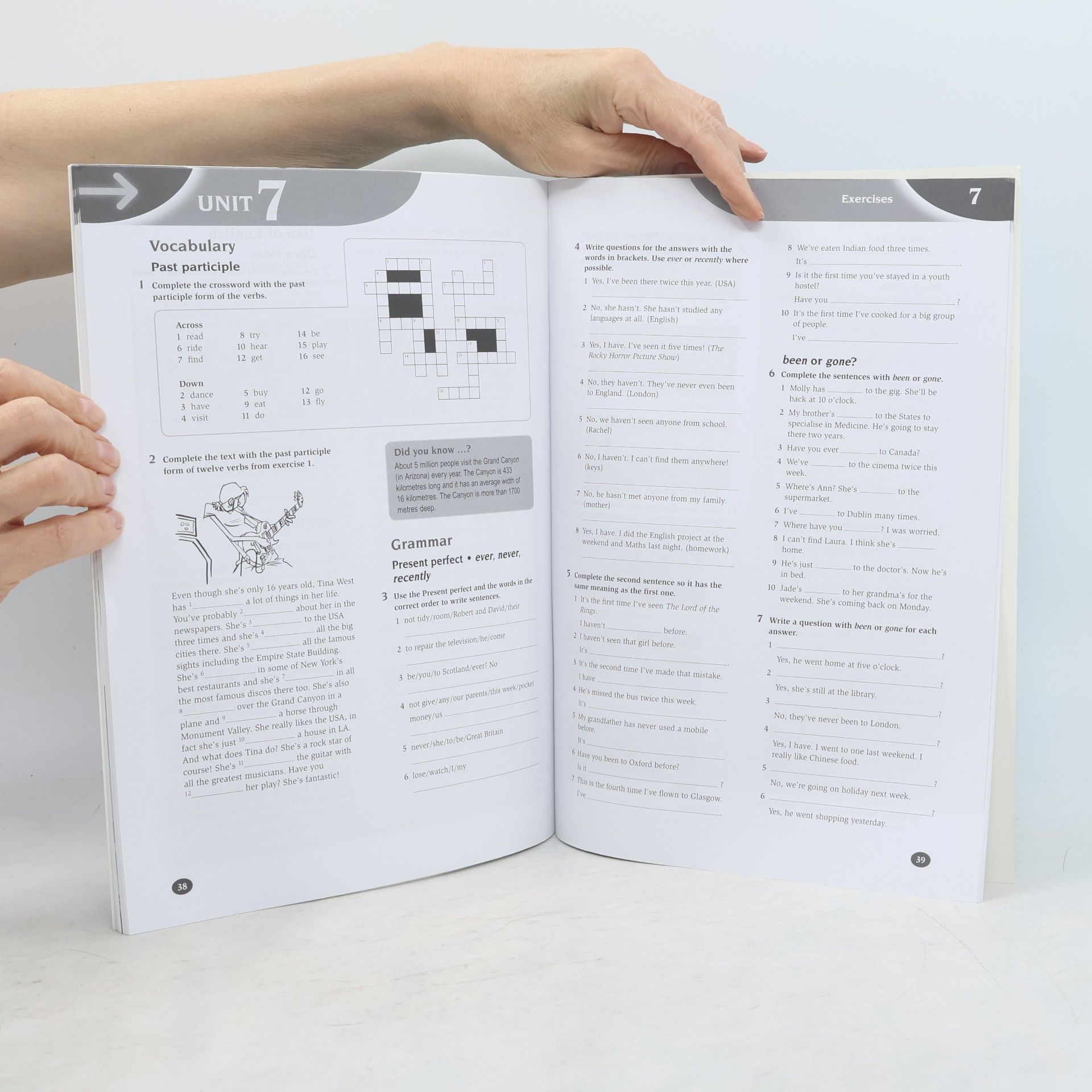 Paul Radley New Horizons 2: workbook