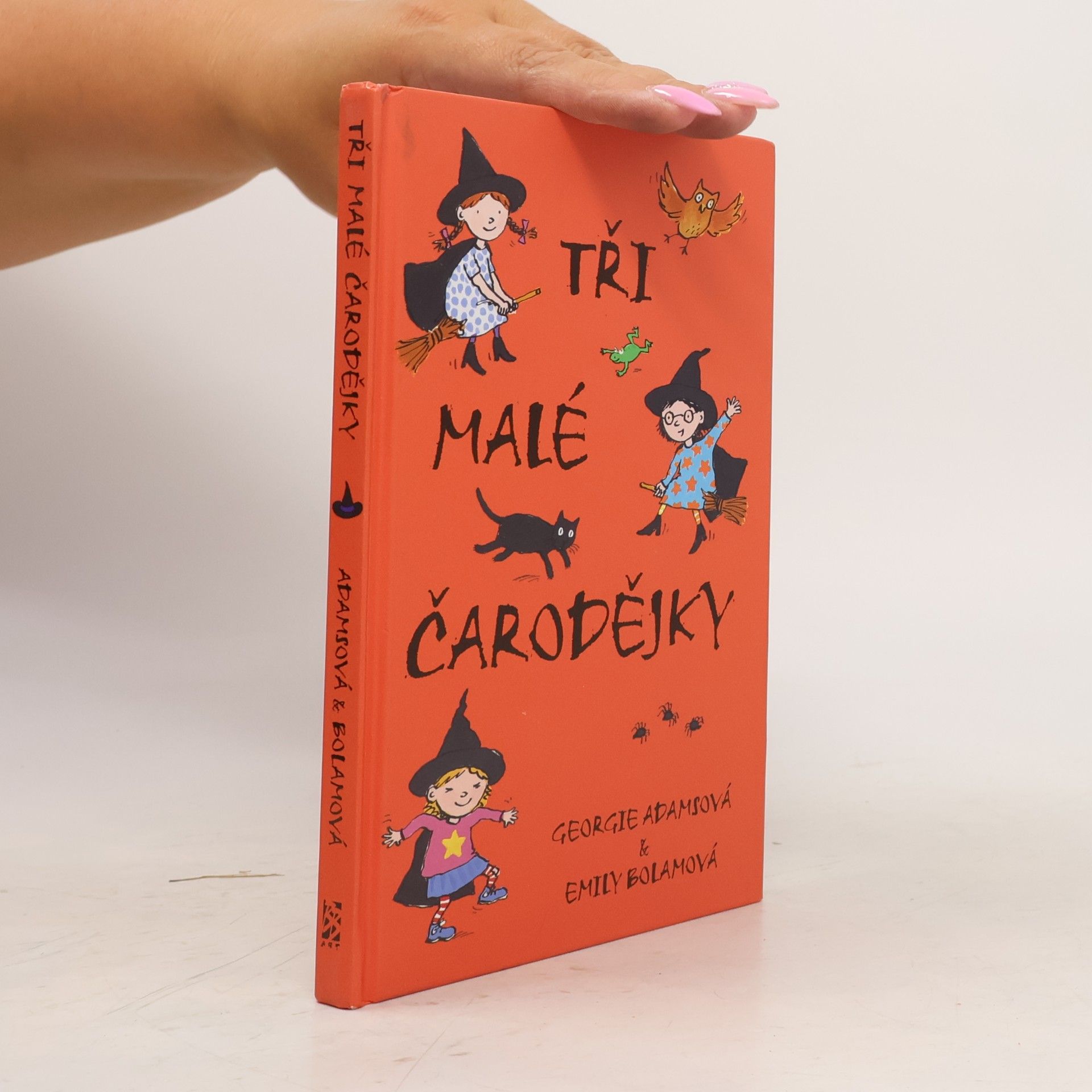 Georgie Adams Tři malé čarodějky