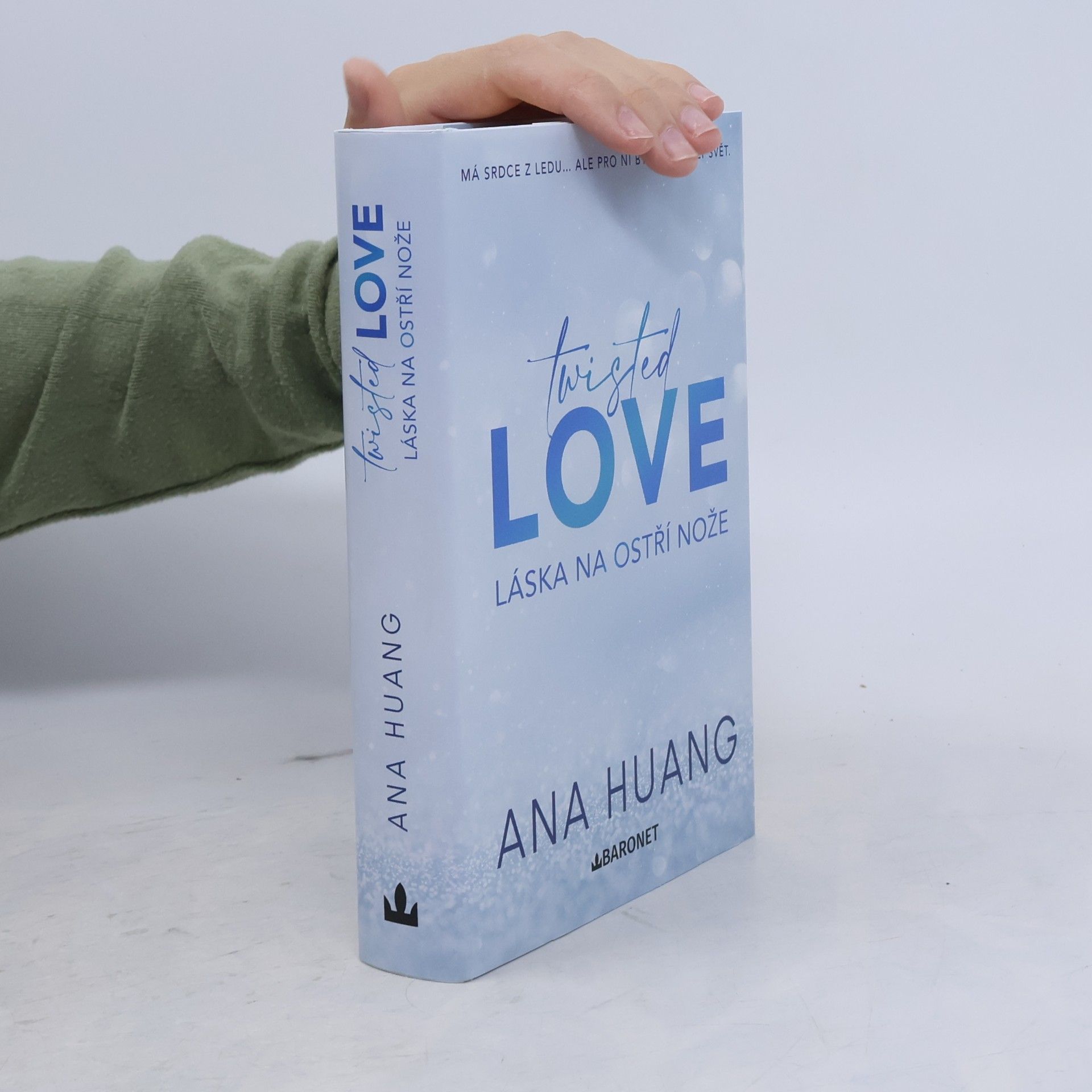 Ana Huang Twisted love. Láska na ostří nože