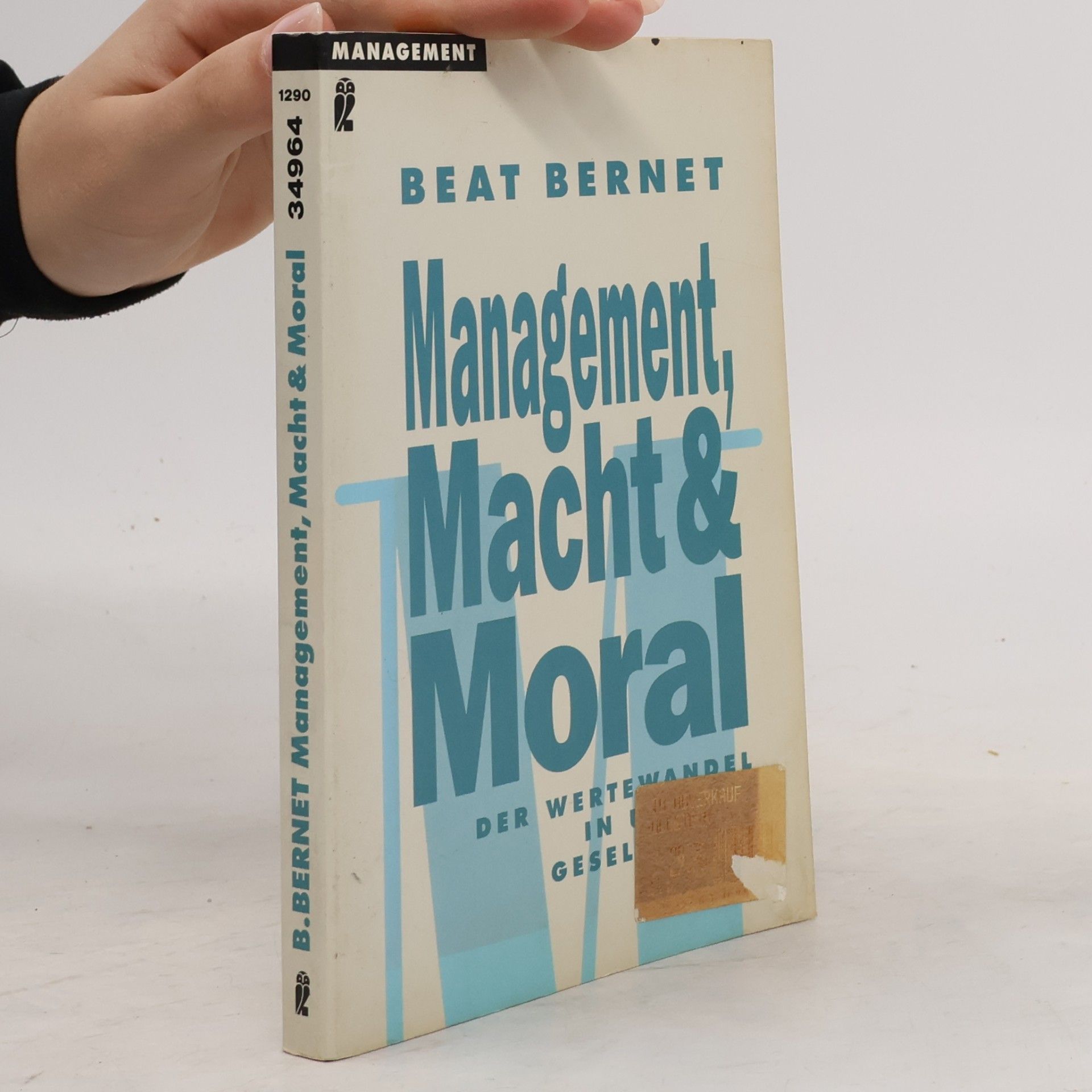 Beat Bernet Management, Macht und Moral