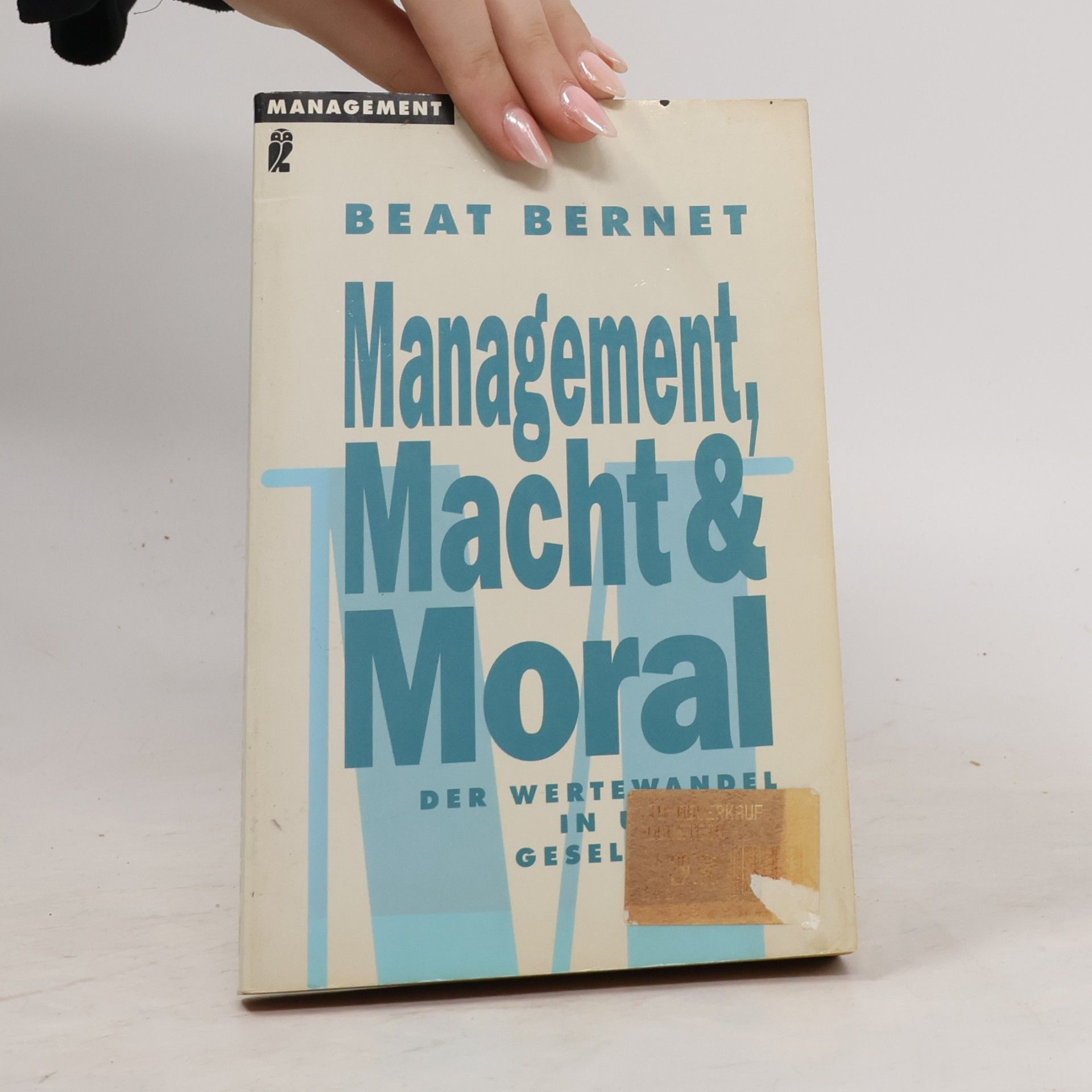 Beat Bernet Management, Macht und Moral